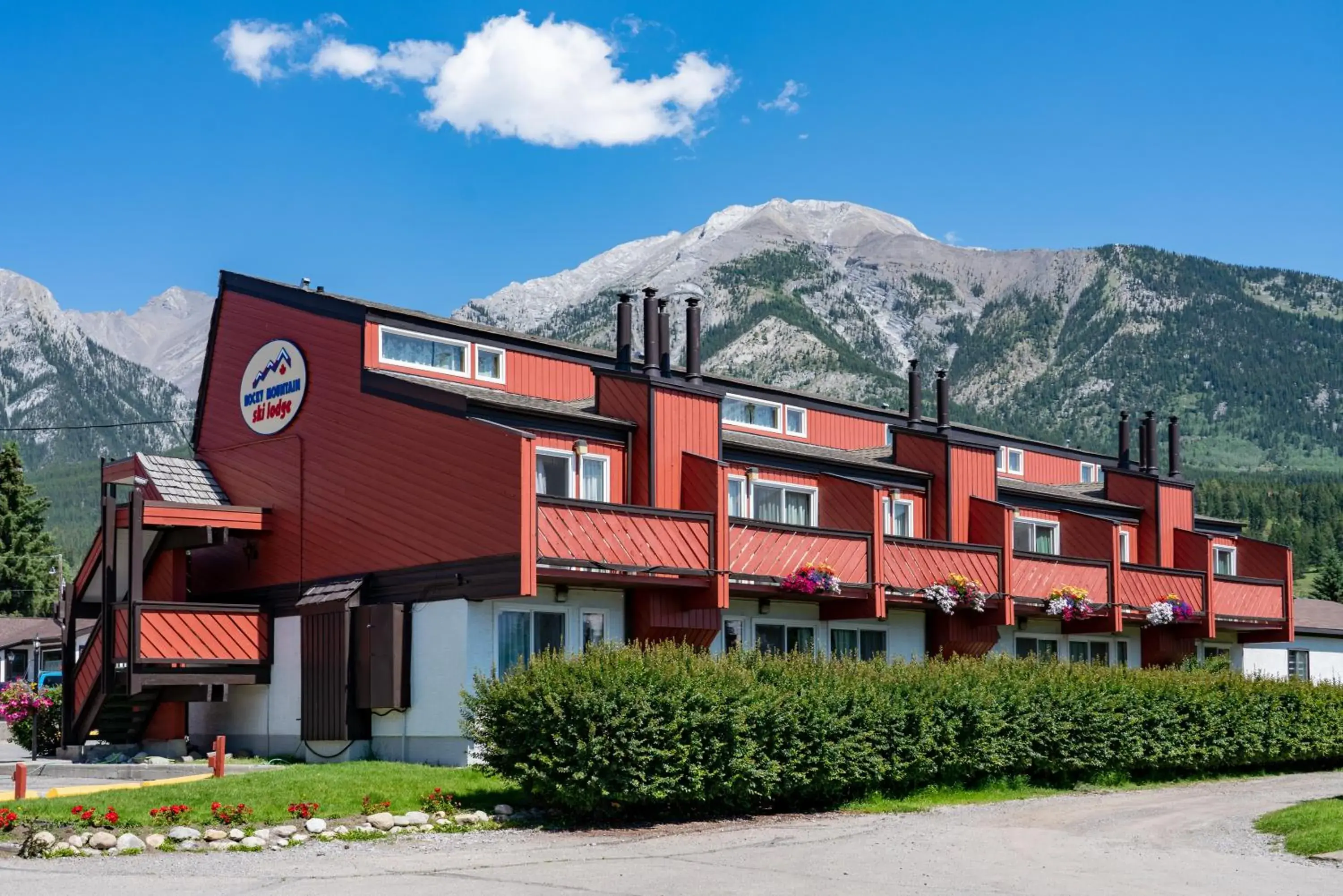 Property building in Rocky Mountain Ski Lodge Property building in Rocky Mountain Ski Lodge