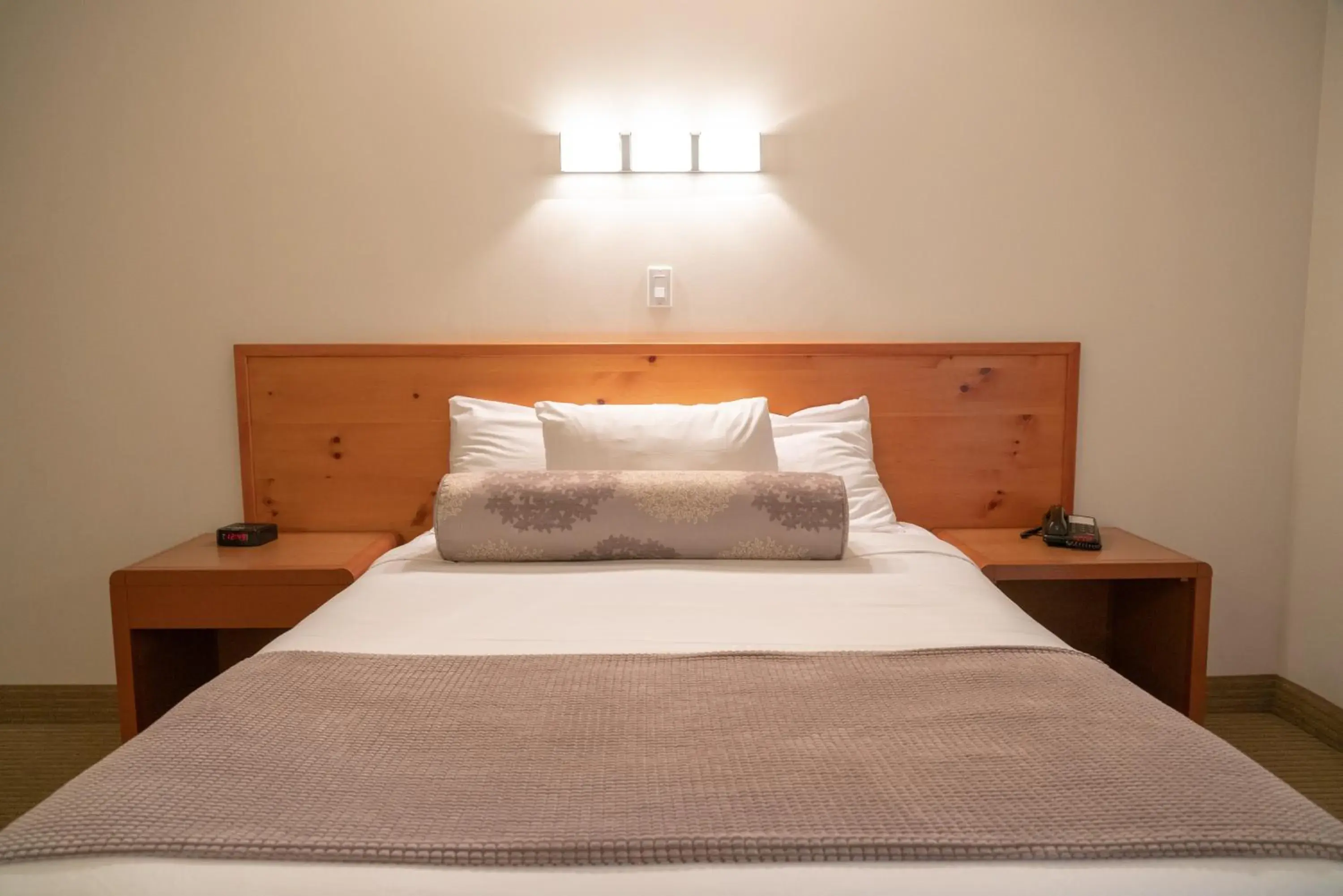 Bed in Rocky Mountain Ski Lodge Bed in Rocky Mountain Ski Lodge