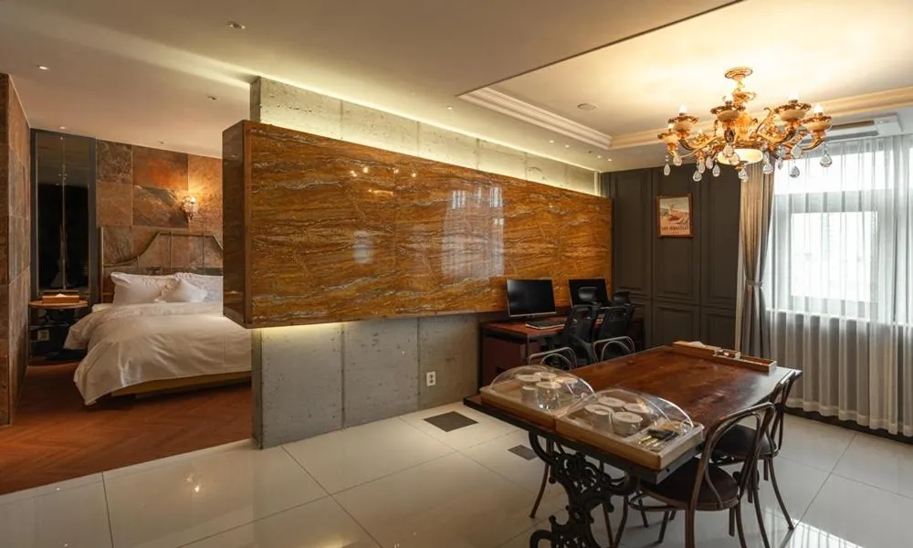 Bed in Daegu February Hotel Dongseongro