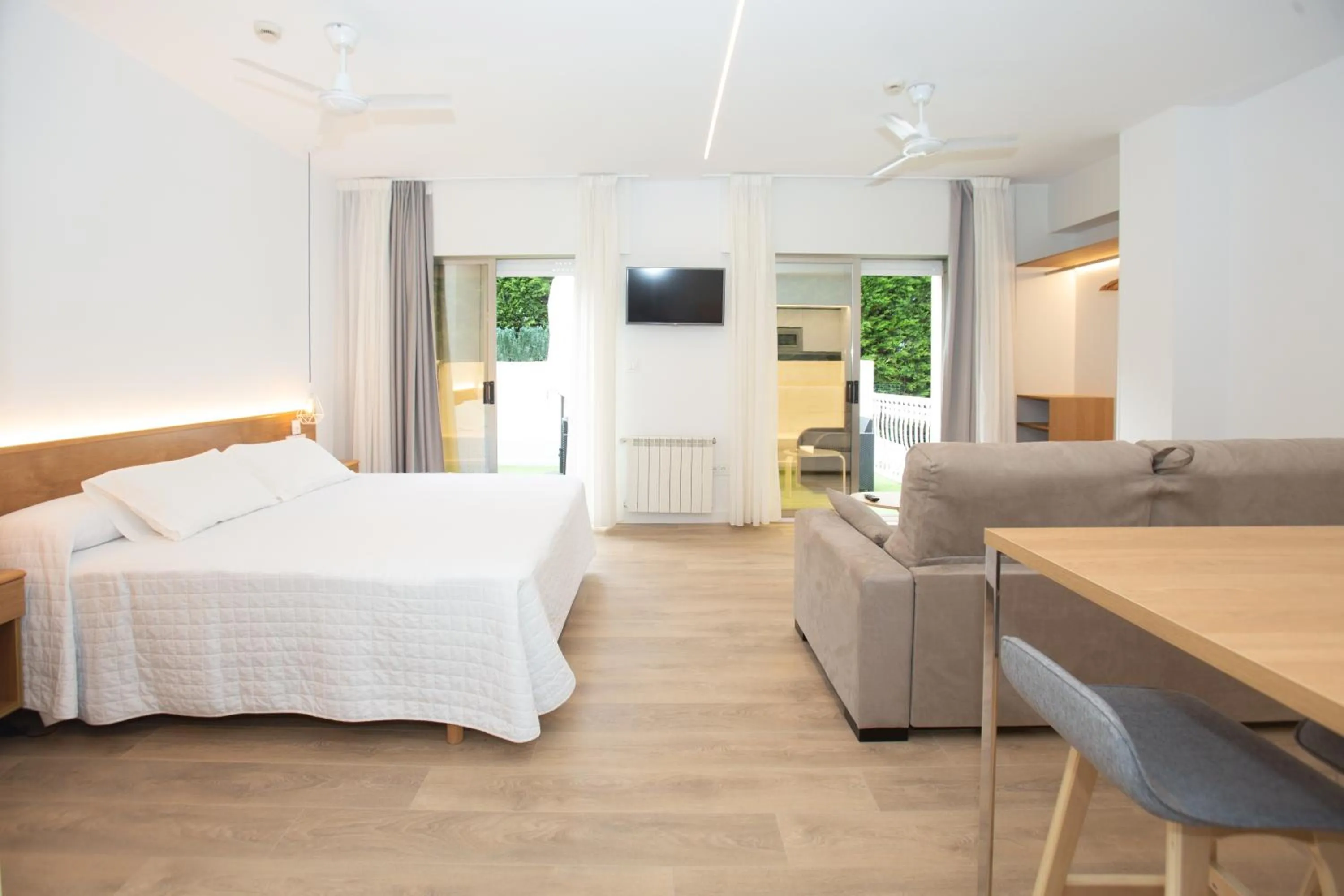 Photo of the whole room in Hotel Mar Azul