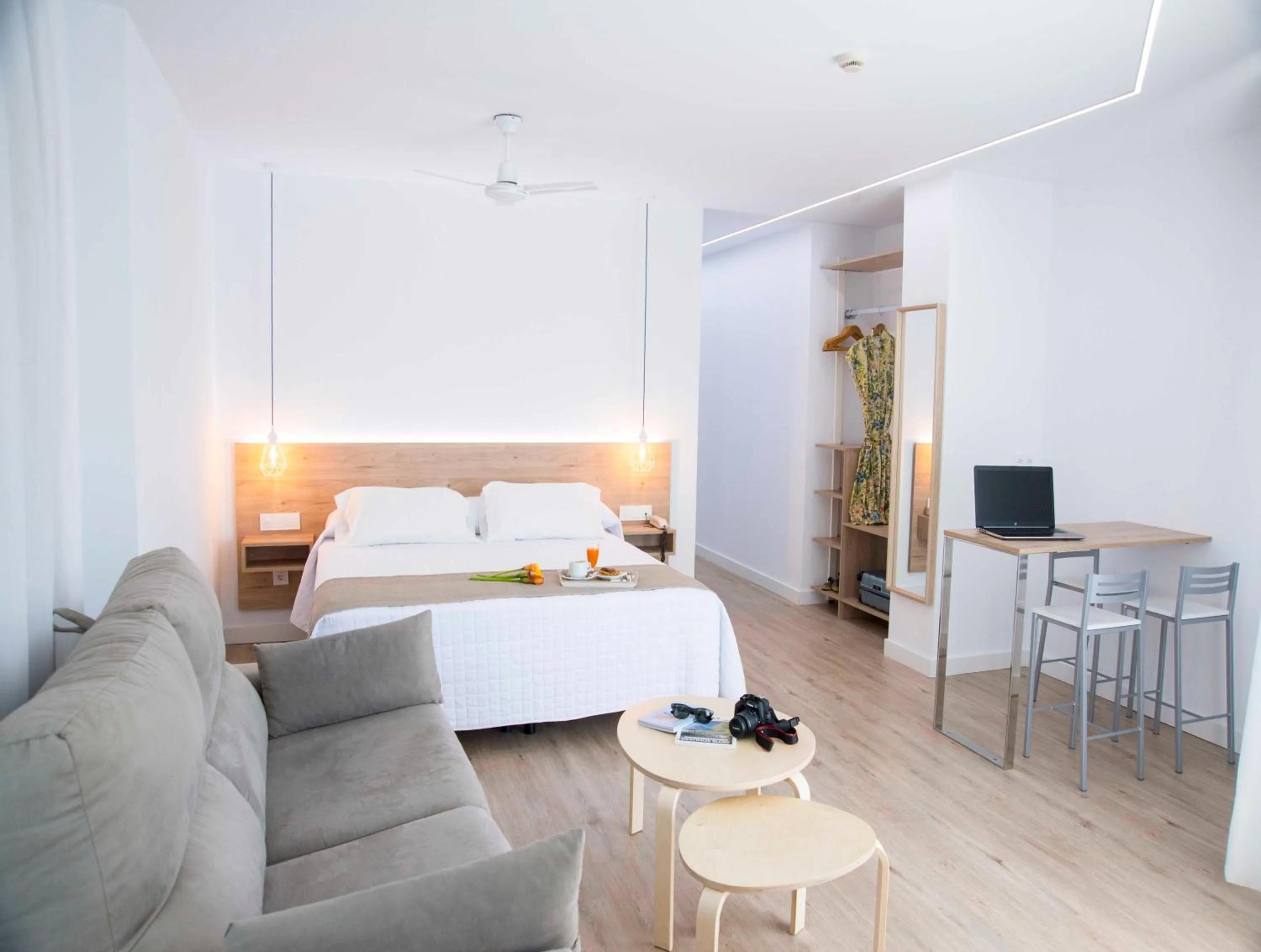 Photo of the whole room in Hotel Mar Azul