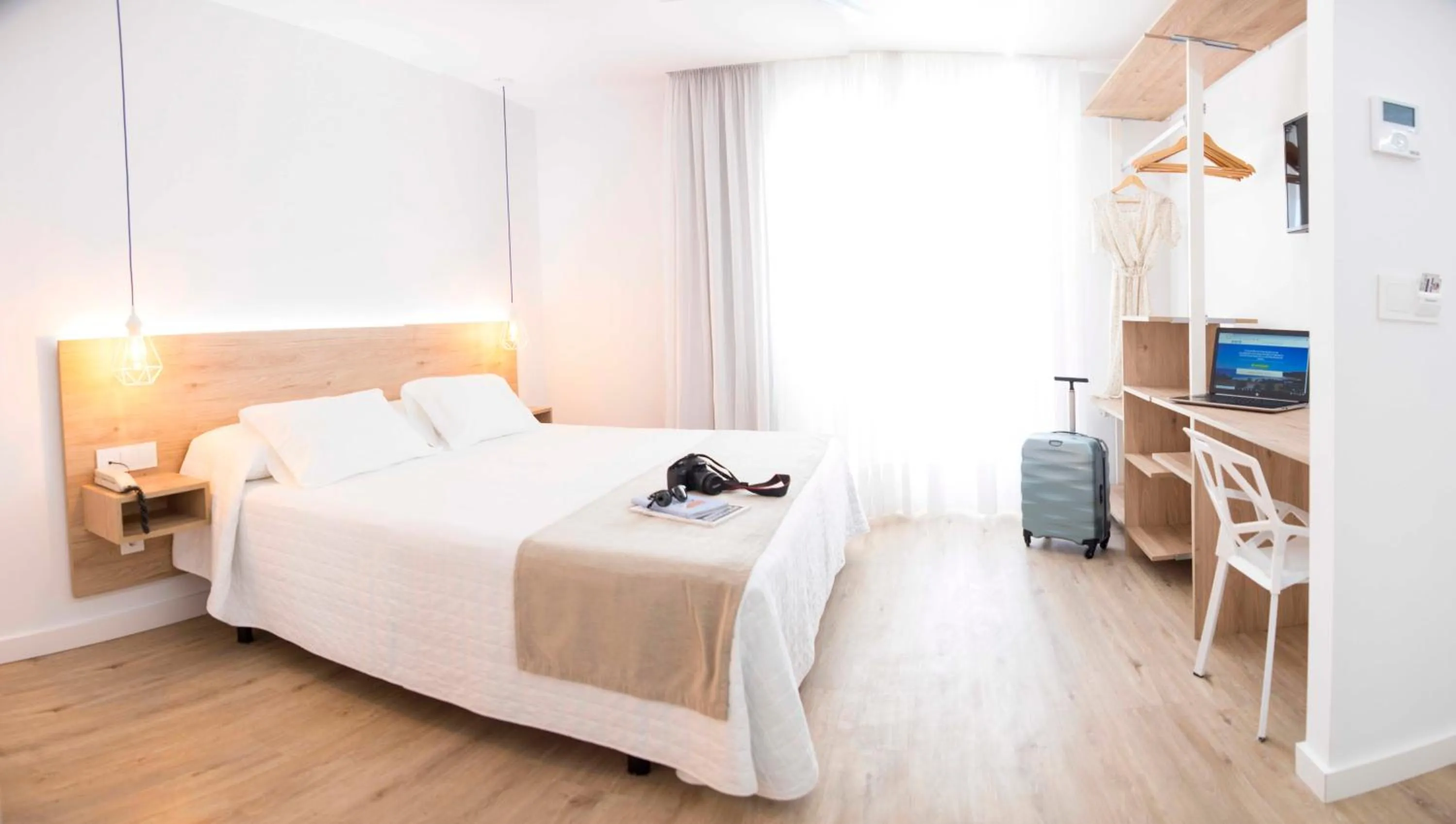 Photo of the whole room in Hotel Mar Azul