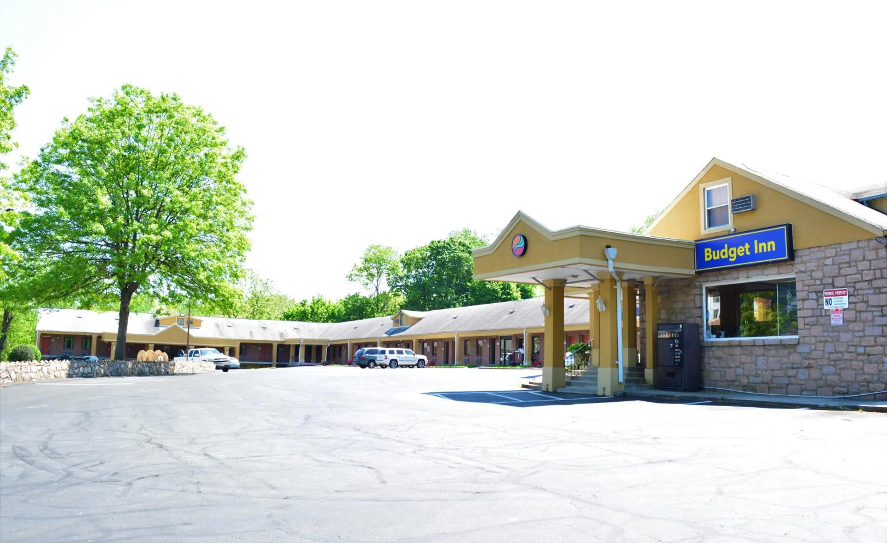 Property building in Budget Inn Falls Church