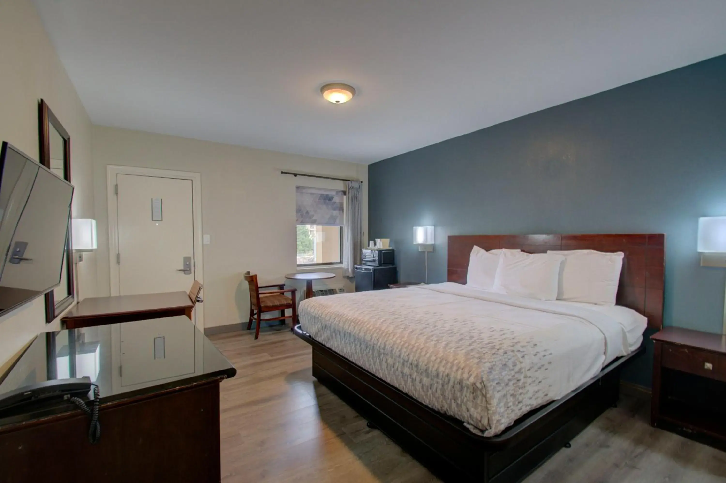 King Room - Non-Smoking in Budget Inn Falls Church King Room - Non-Smoking in Budget Inn Falls Church