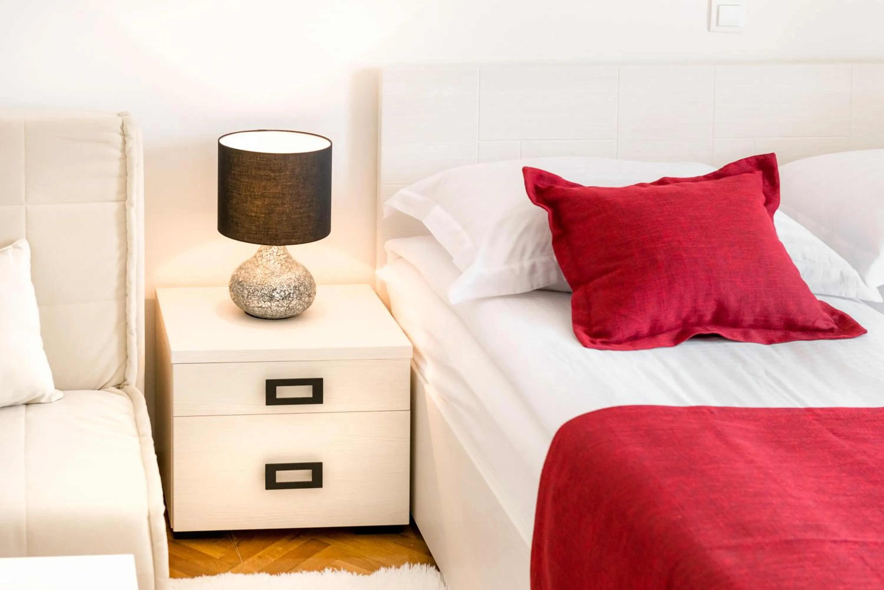 Decorative detail, Bed in B&B Aurora