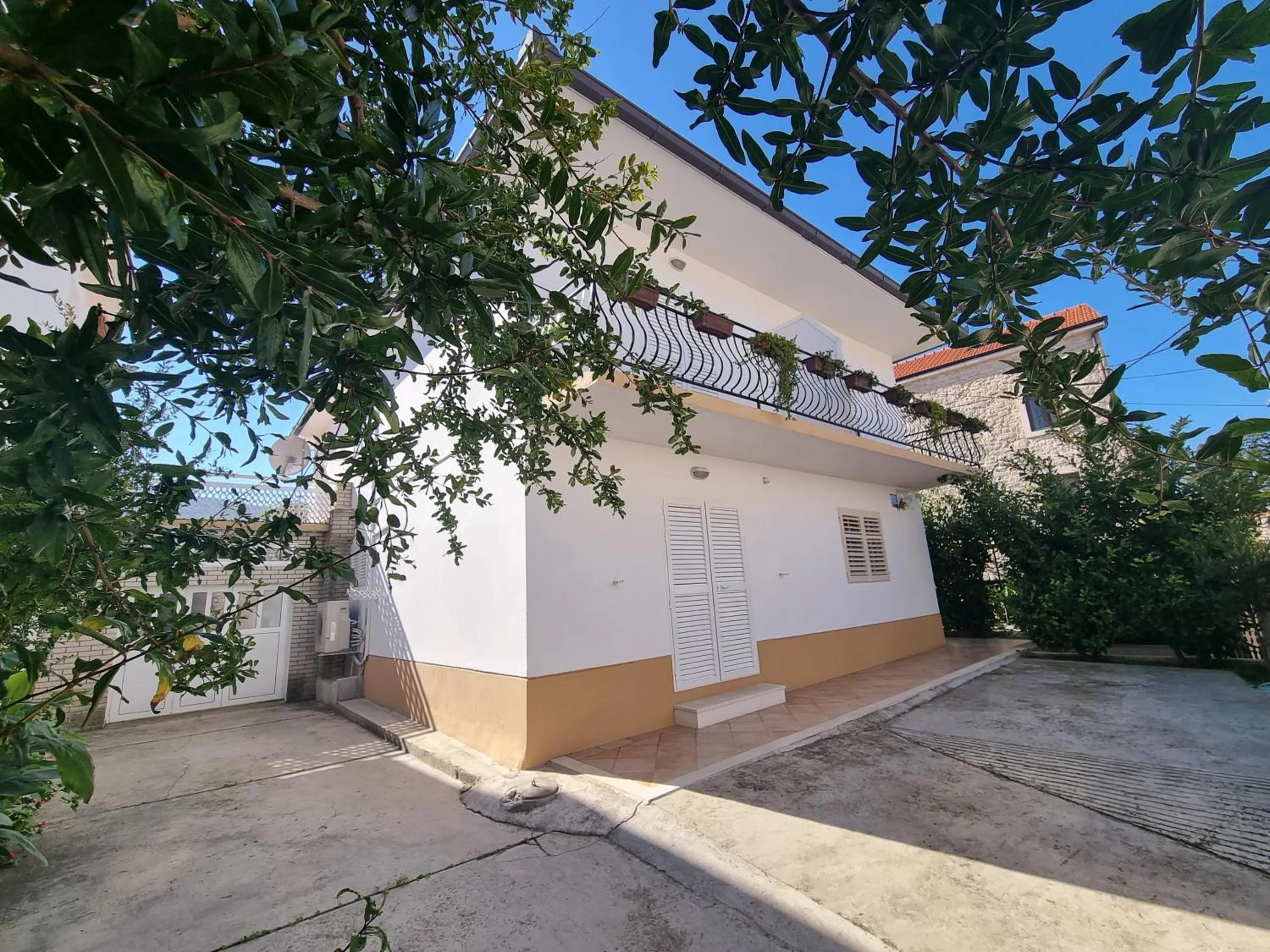 Property building in B&B Aurora