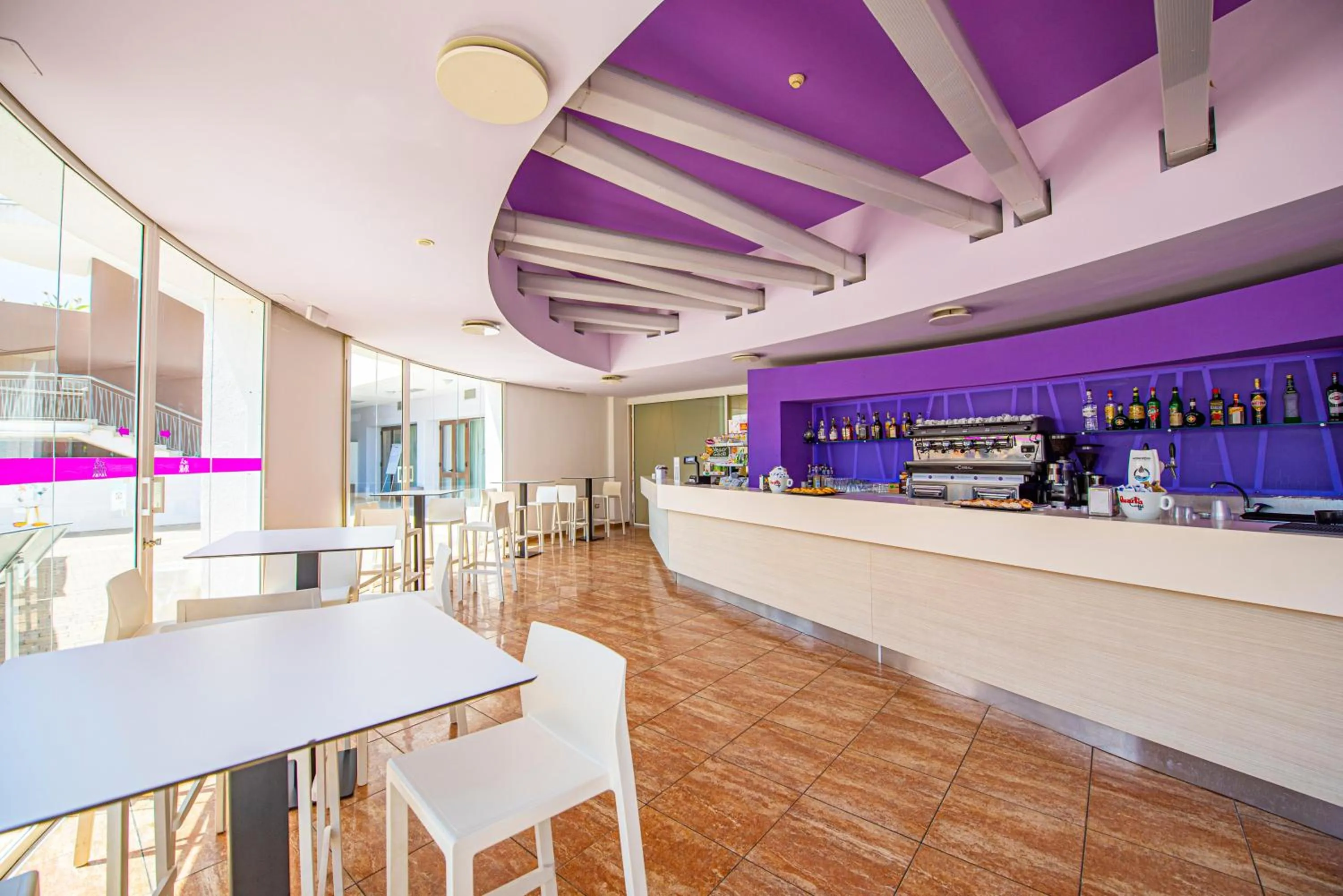 Lounge or bar in Riva Marina Resort - CDSHotels