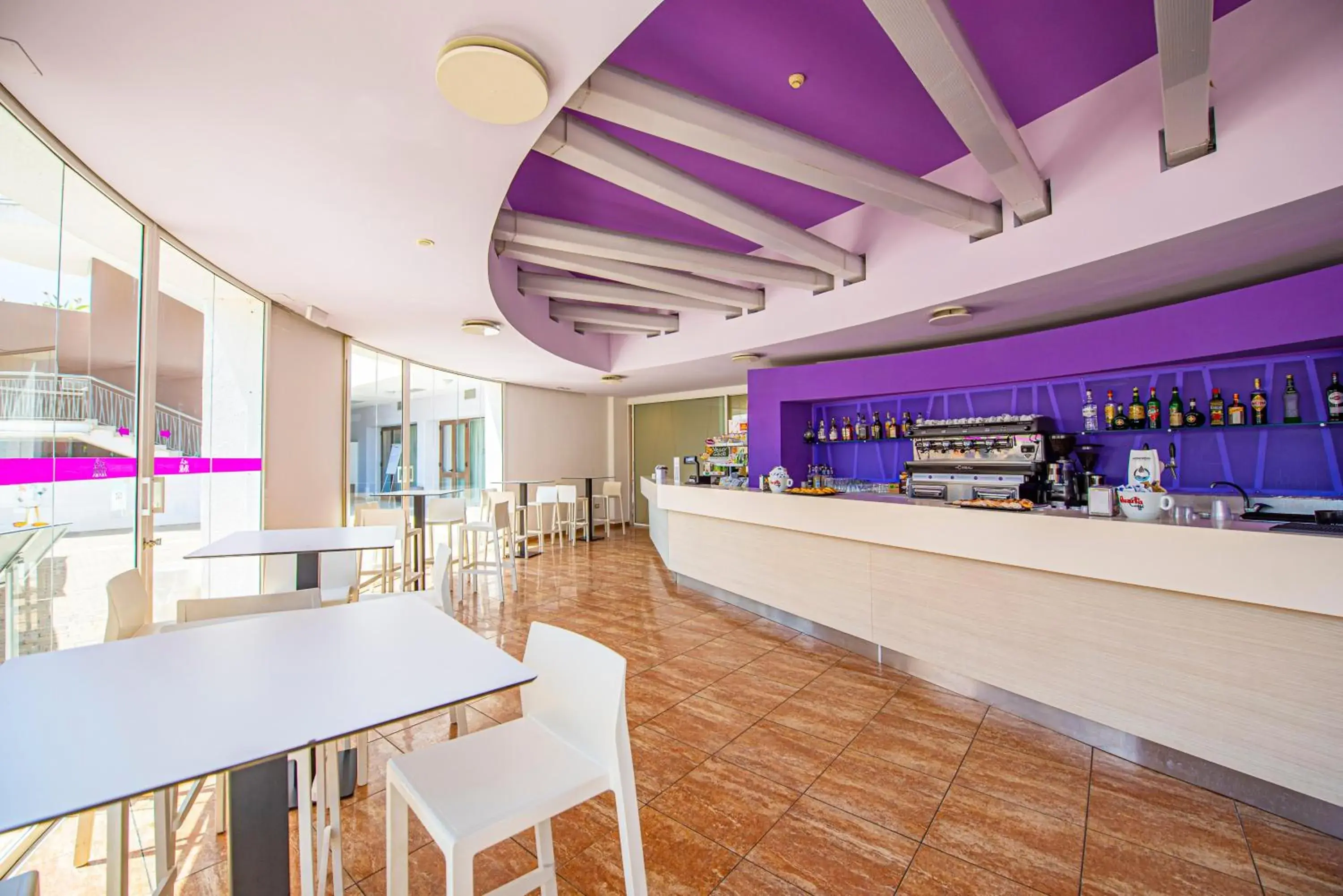 Lounge or bar in Riva Marina Resort - CDSHotels Lounge or bar in Riva Marina Resort - CDSHotels