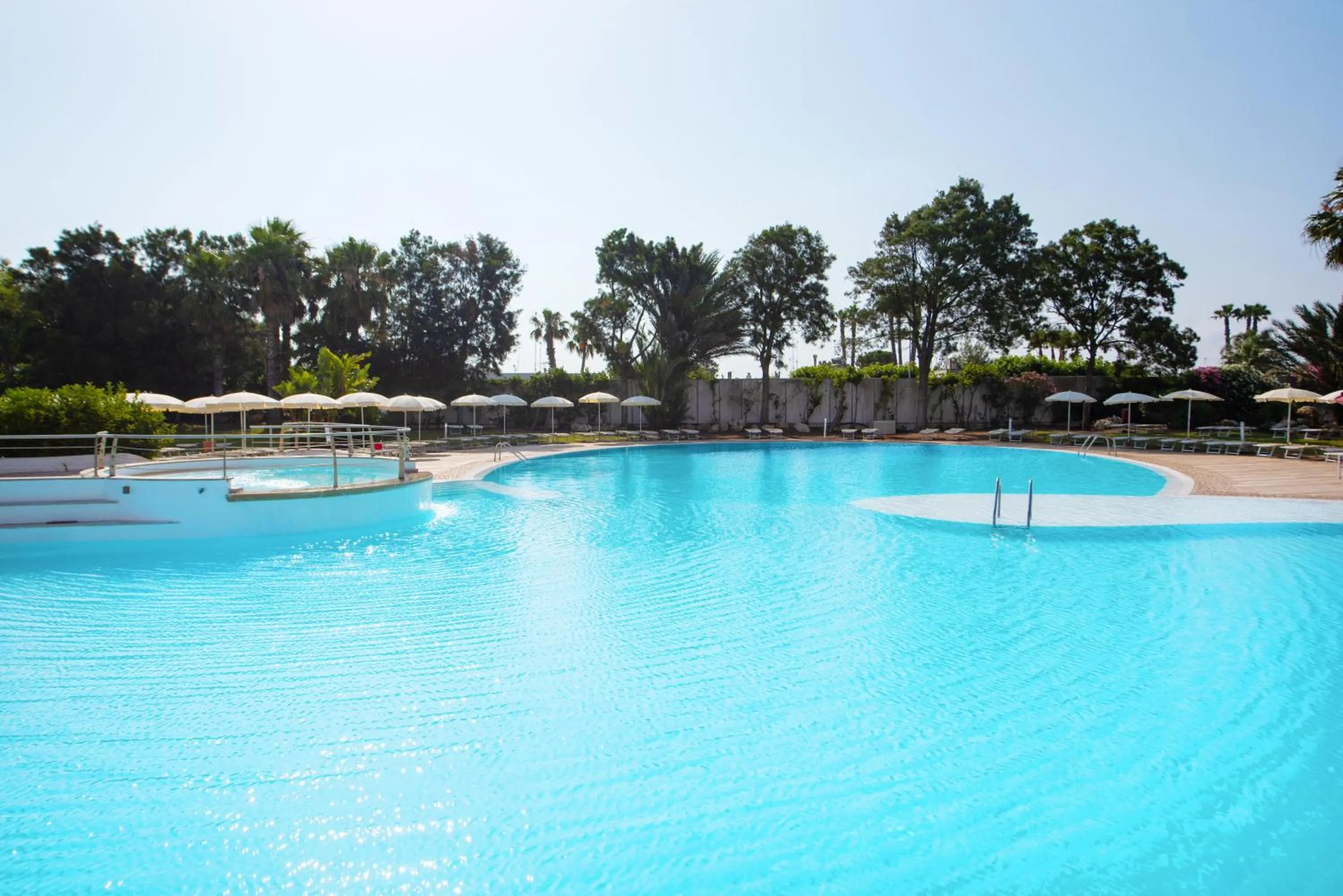 Swimming pool in Riva Marina Resort - CDSHotels