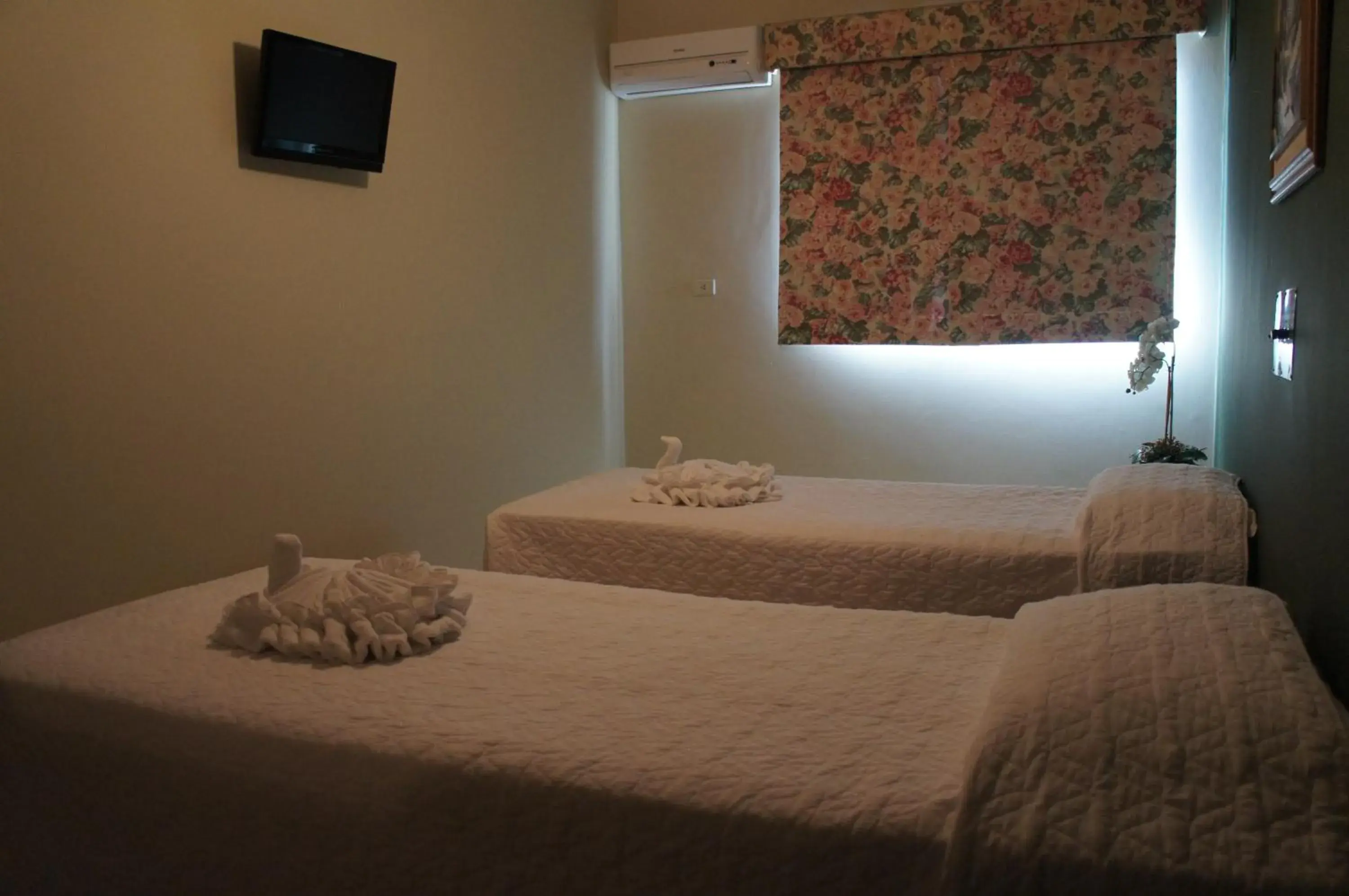 Photo of the whole room, Bed in Lider Palace Hotel Photo of the whole room, Bed in Lider Palace Hotel