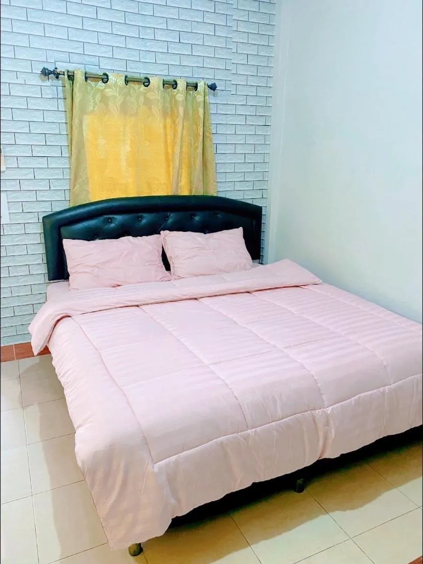 Bed in Rubtawan Sichang Resort