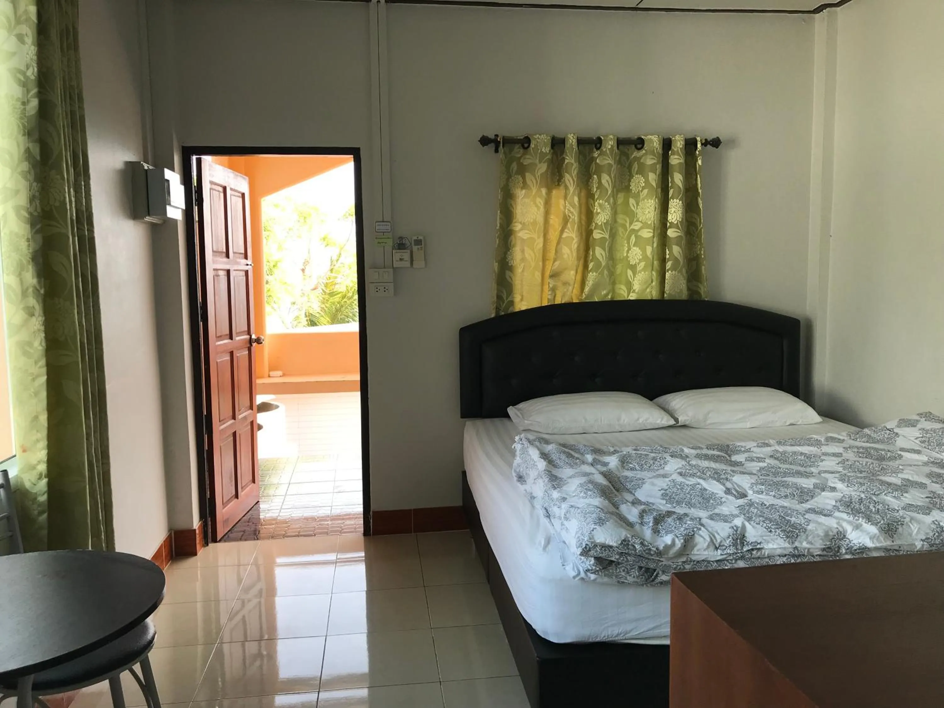 Bed in Rubtawan Sichang Resort