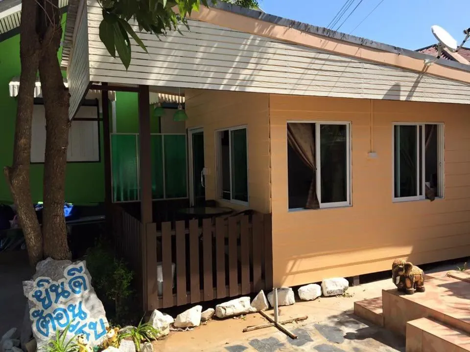 Rubtawan Sichang Resort