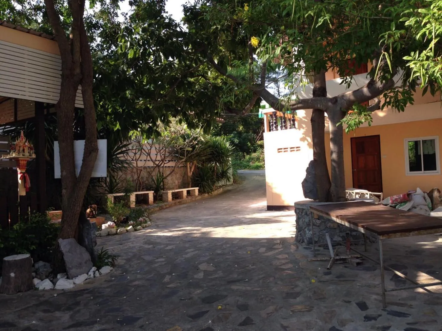 Rubtawan Sichang Resort