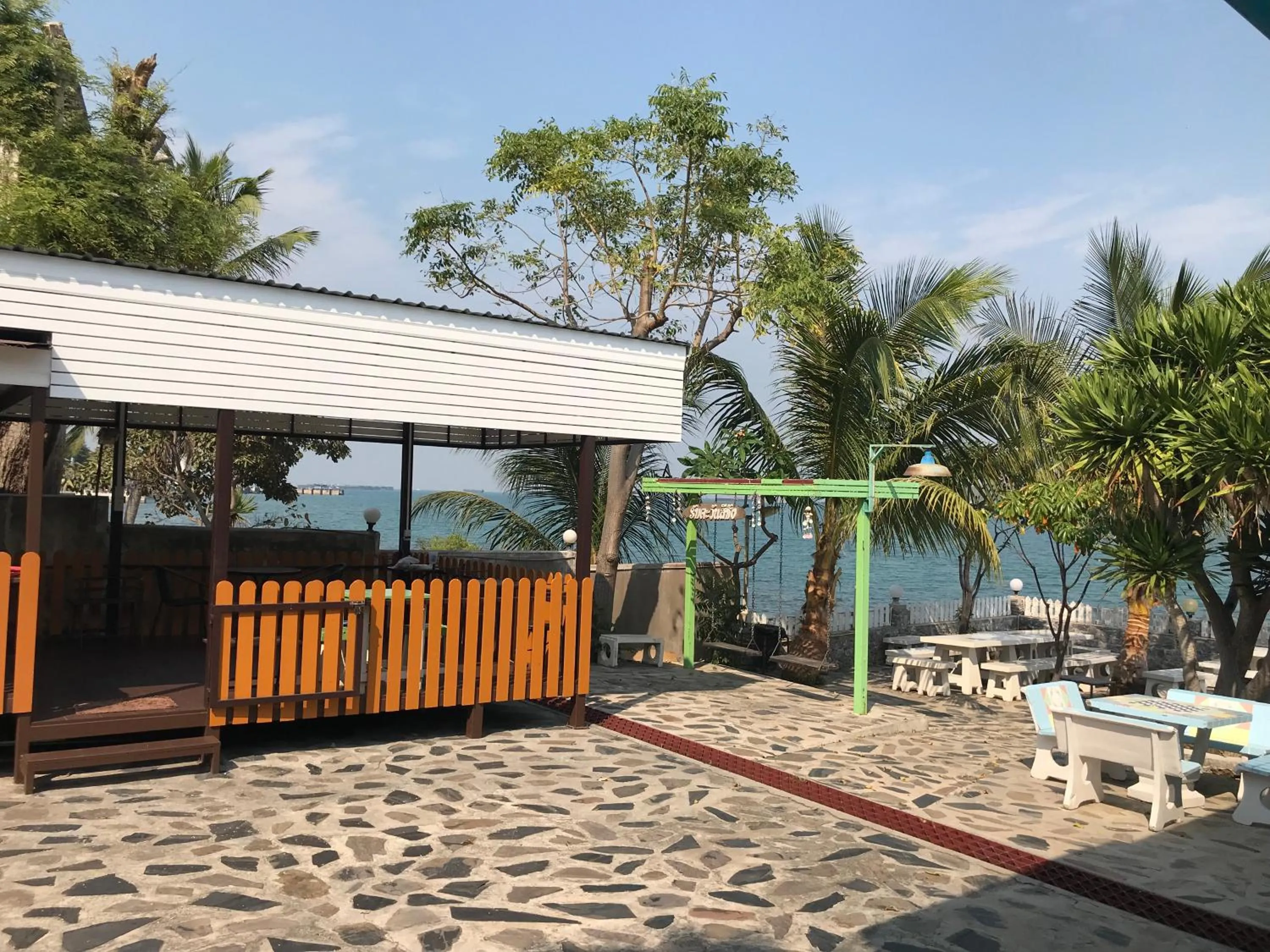 Rubtawan Sichang Resort