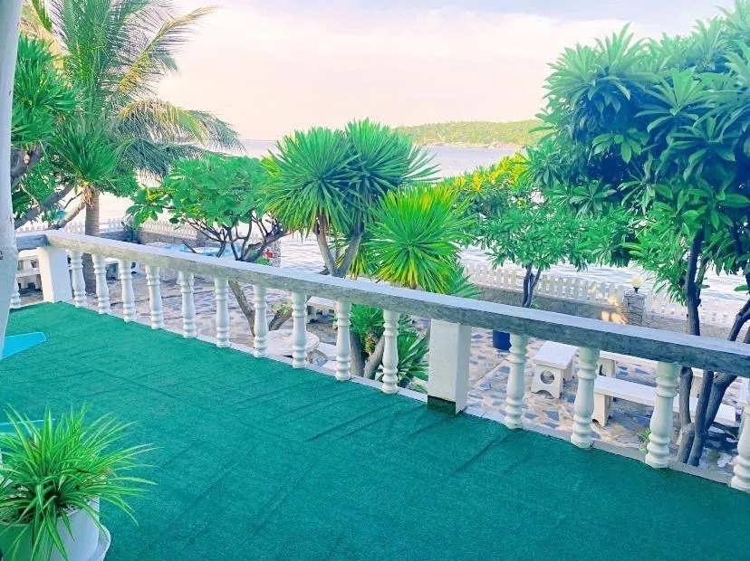 Rubtawan Sichang Resort