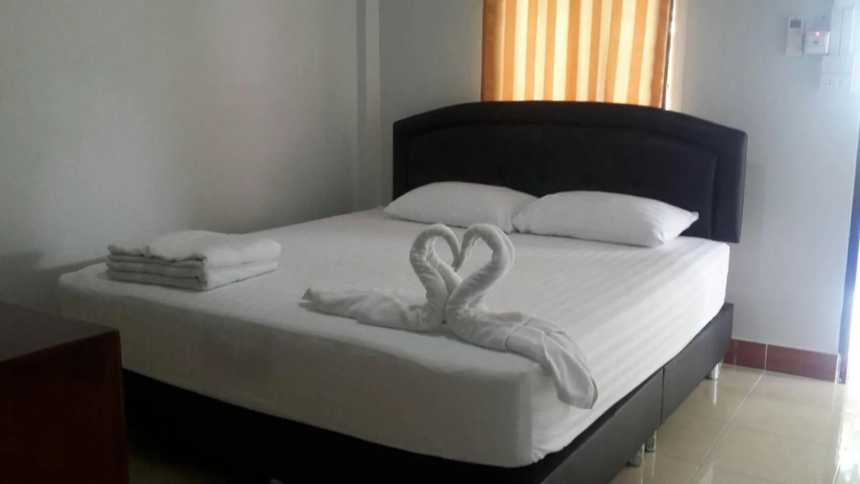 Bed in Rubtawan Sichang Resort