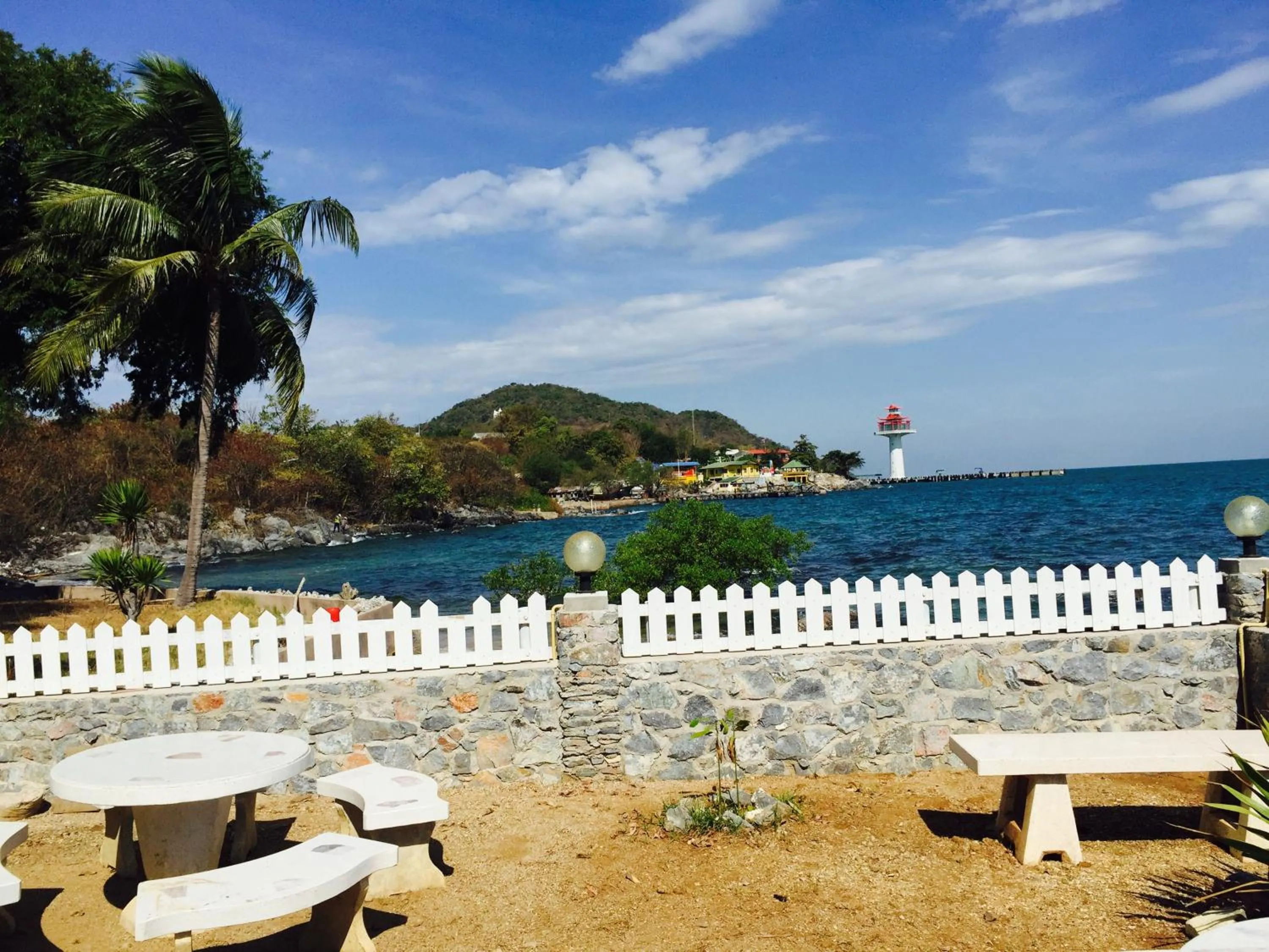 Rubtawan Sichang Resort