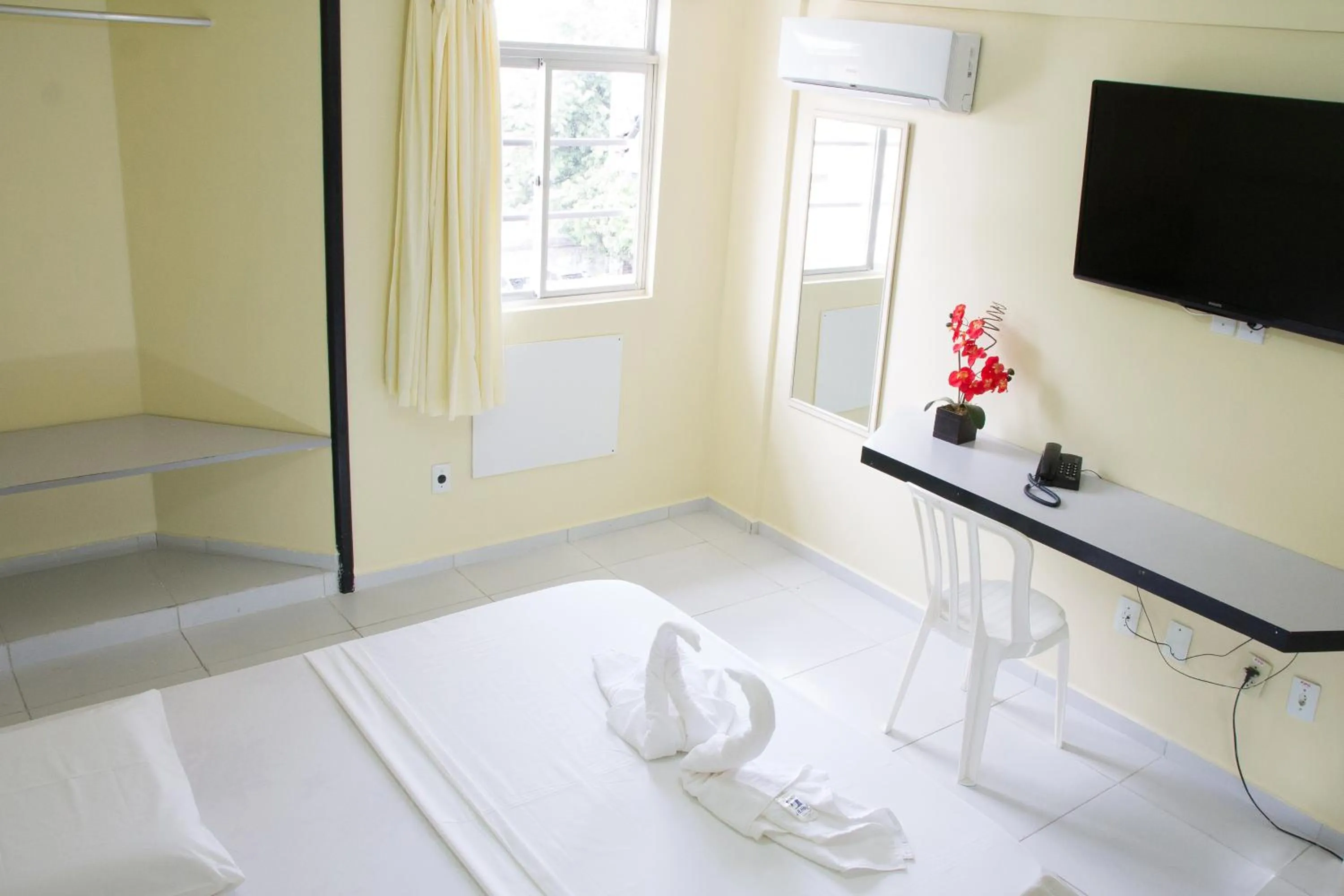 Day, Bed in JR Hotel