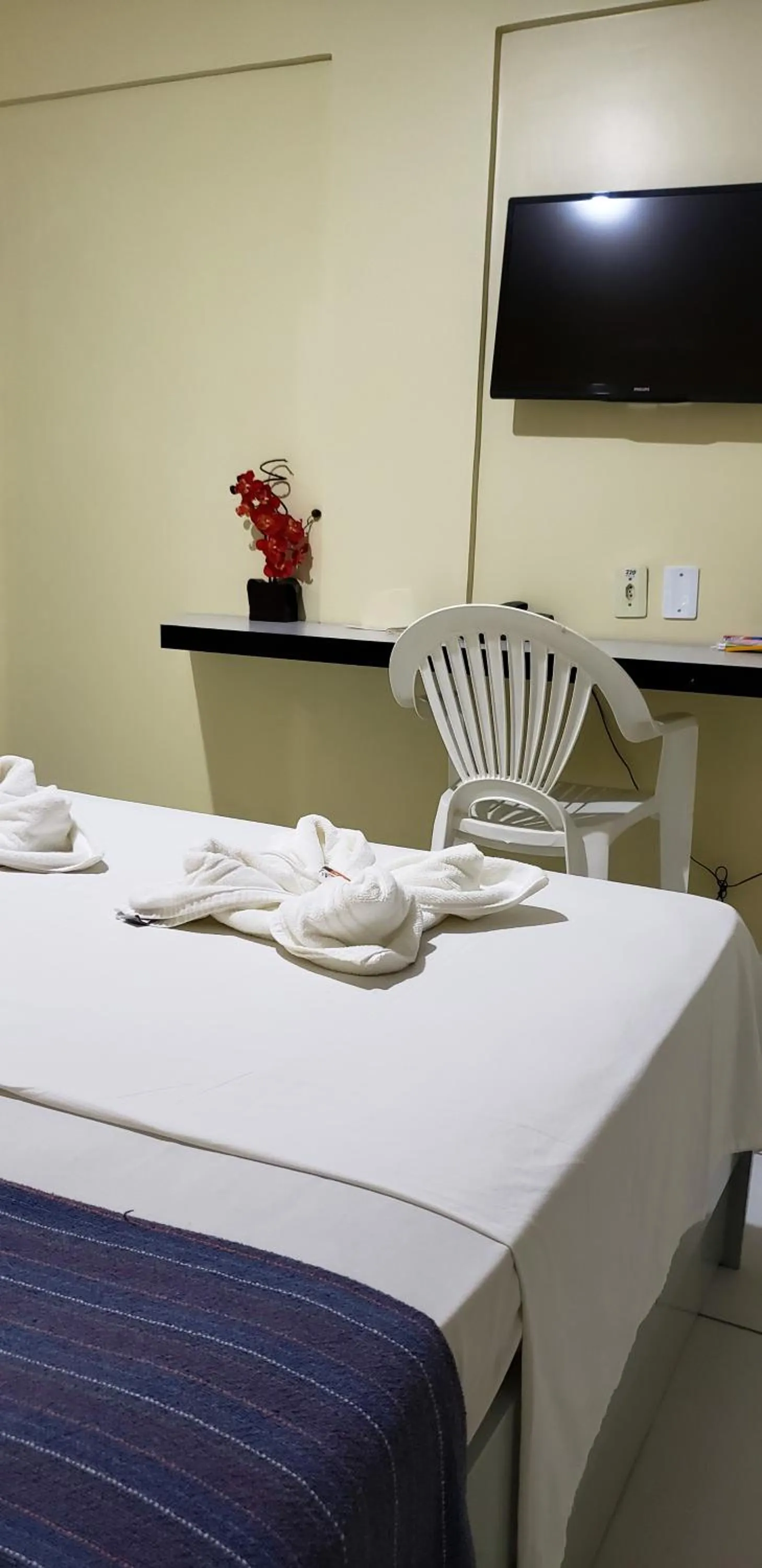 Decorative detail, Bed in JR Hotel