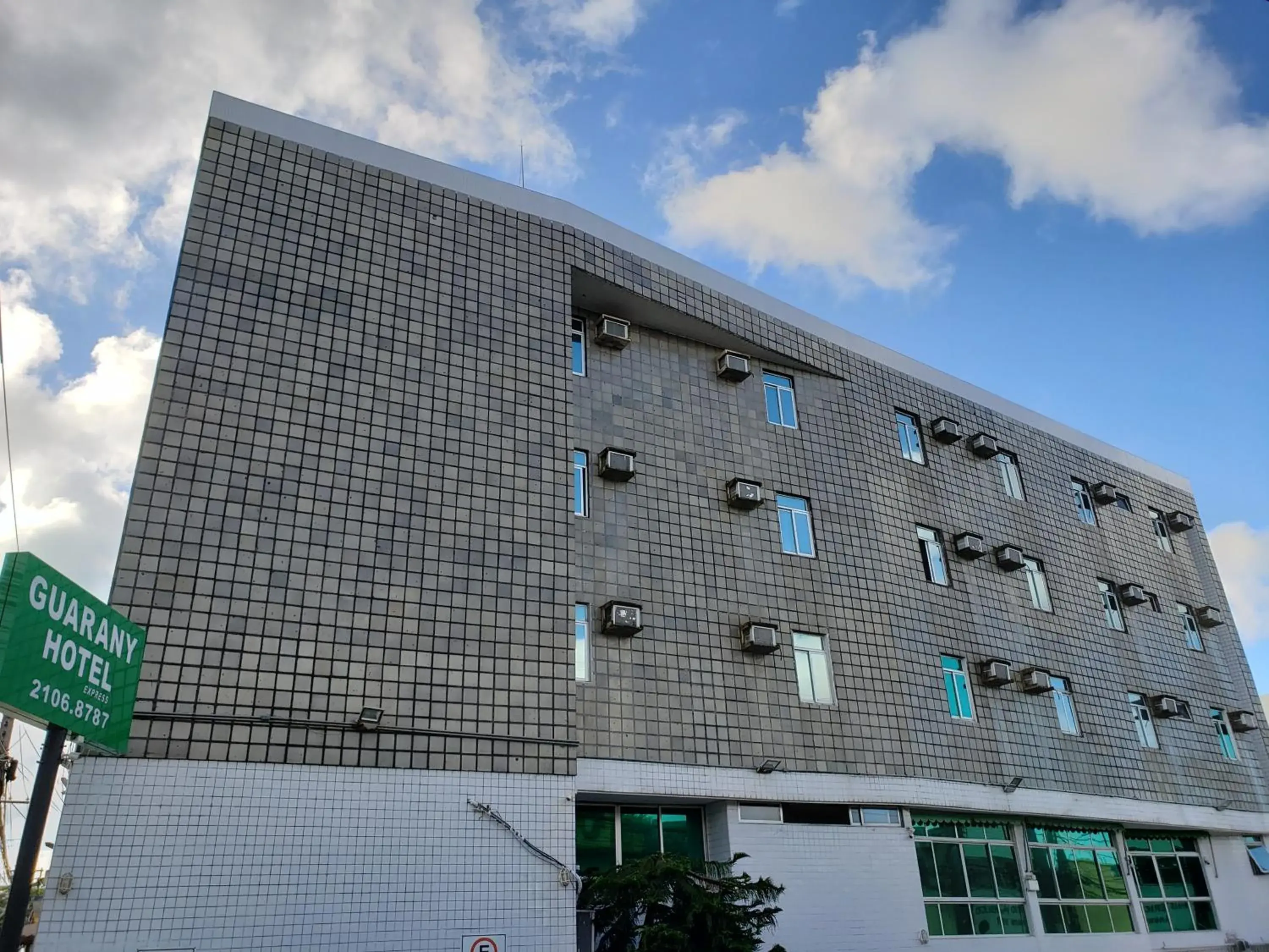 Property building in Guarany Hotel Express Property building in Guarany Hotel Express