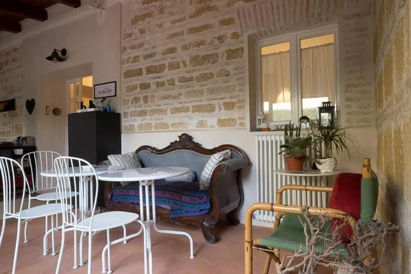 Lobby or reception in D'AGO48