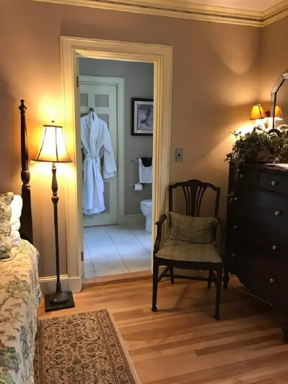 Queen Room with Garden View in The Brewster Inn Queen Room with Garden View in The Brewster Inn