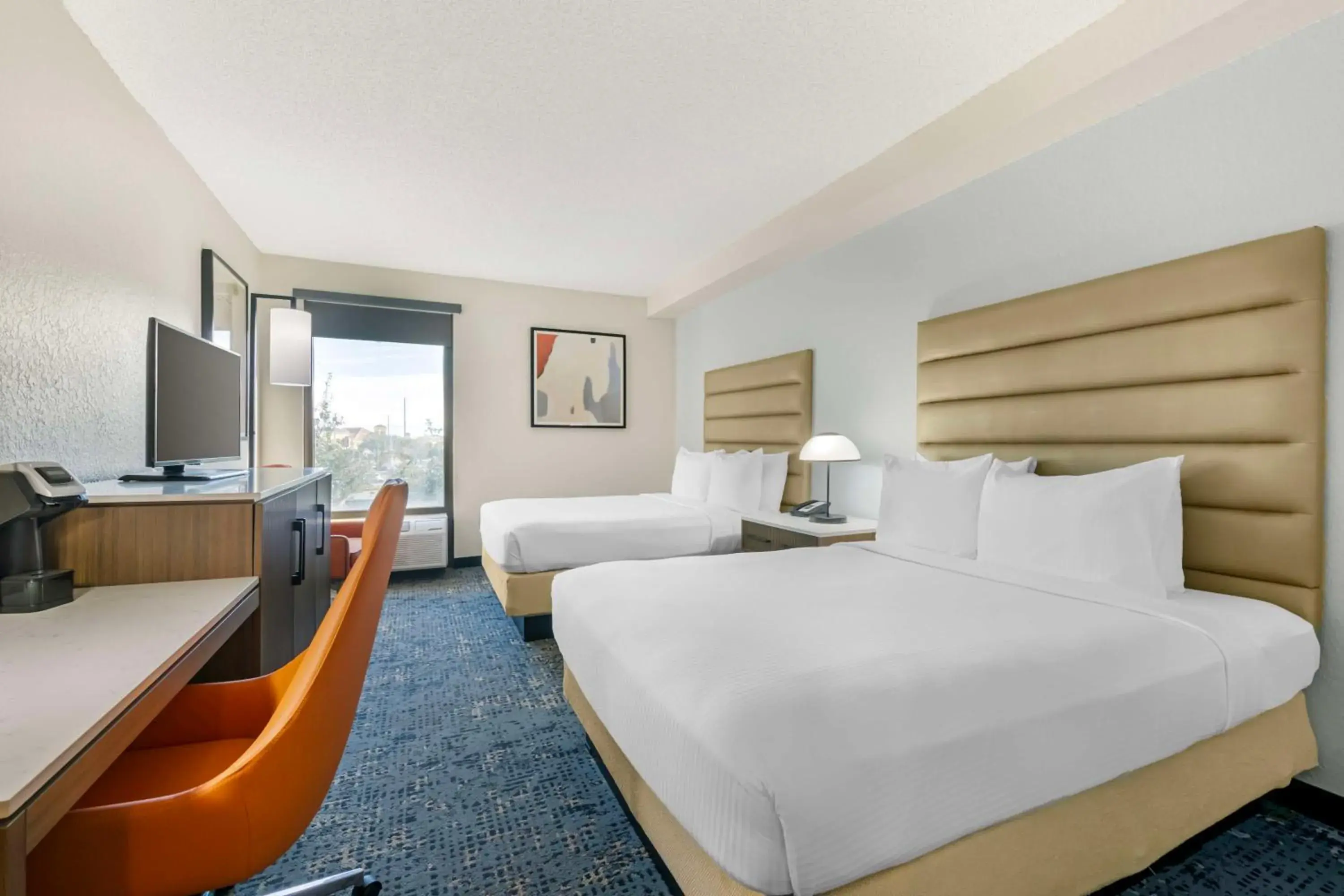 Bedroom, Bed in Best Western Plus Universal Inn - Free Shuttle to Universal Studios! Bedroom, Bed in Best Western Plus Universal Inn - Free Shuttle to Universal Studios!