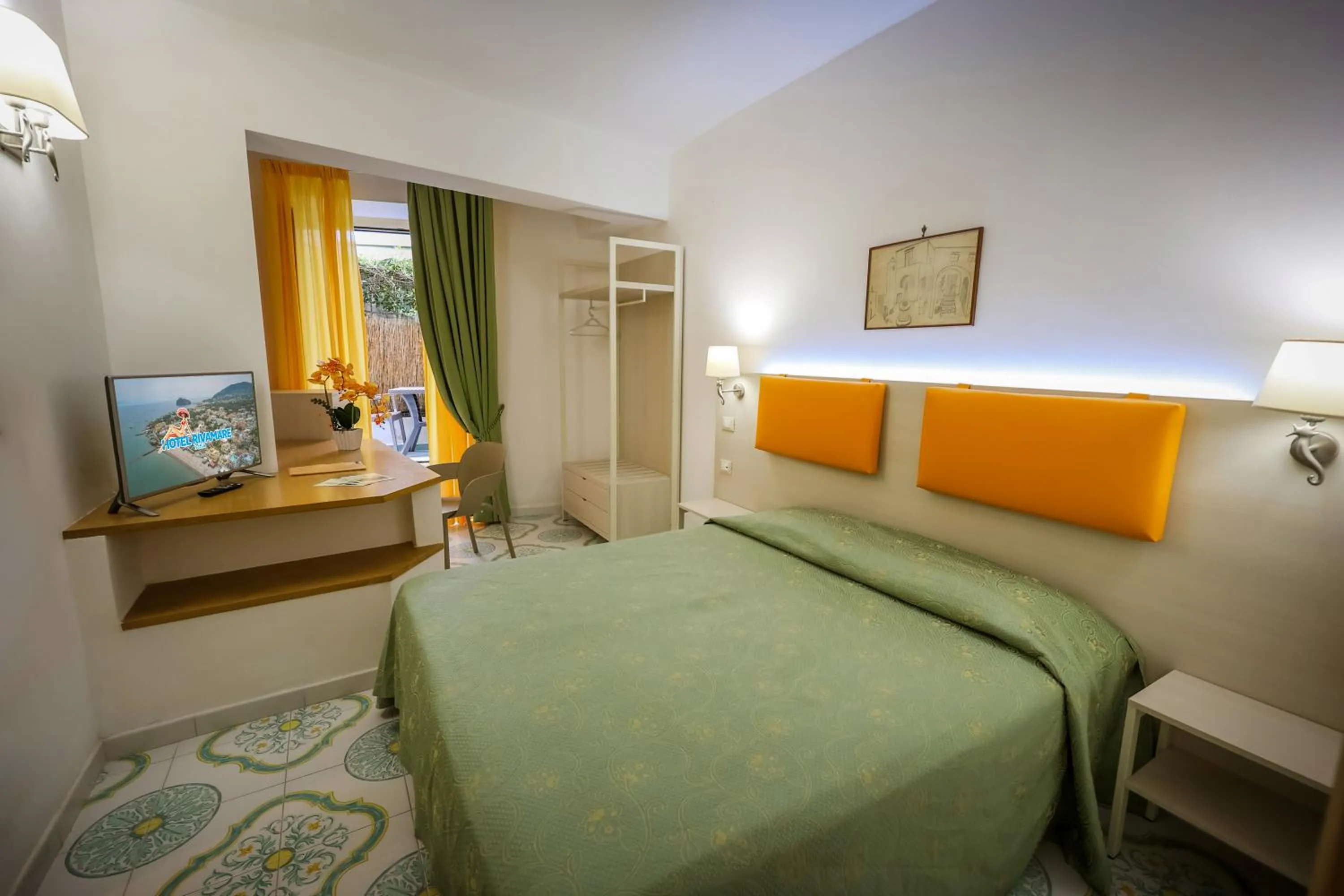 Bedroom, Bed in Hotel Rivamare