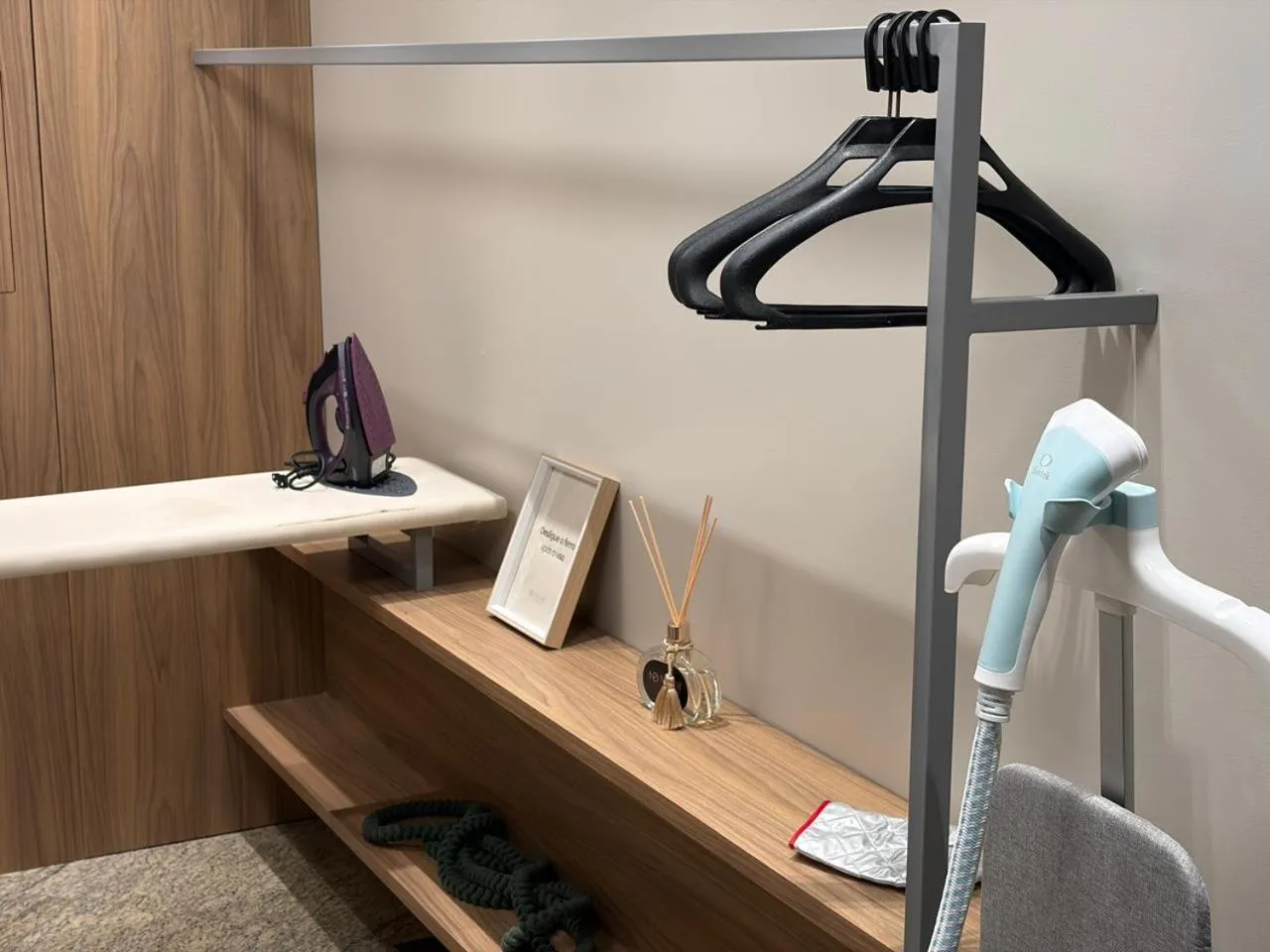 flat iron in Nadai Confort Hotel e Spa