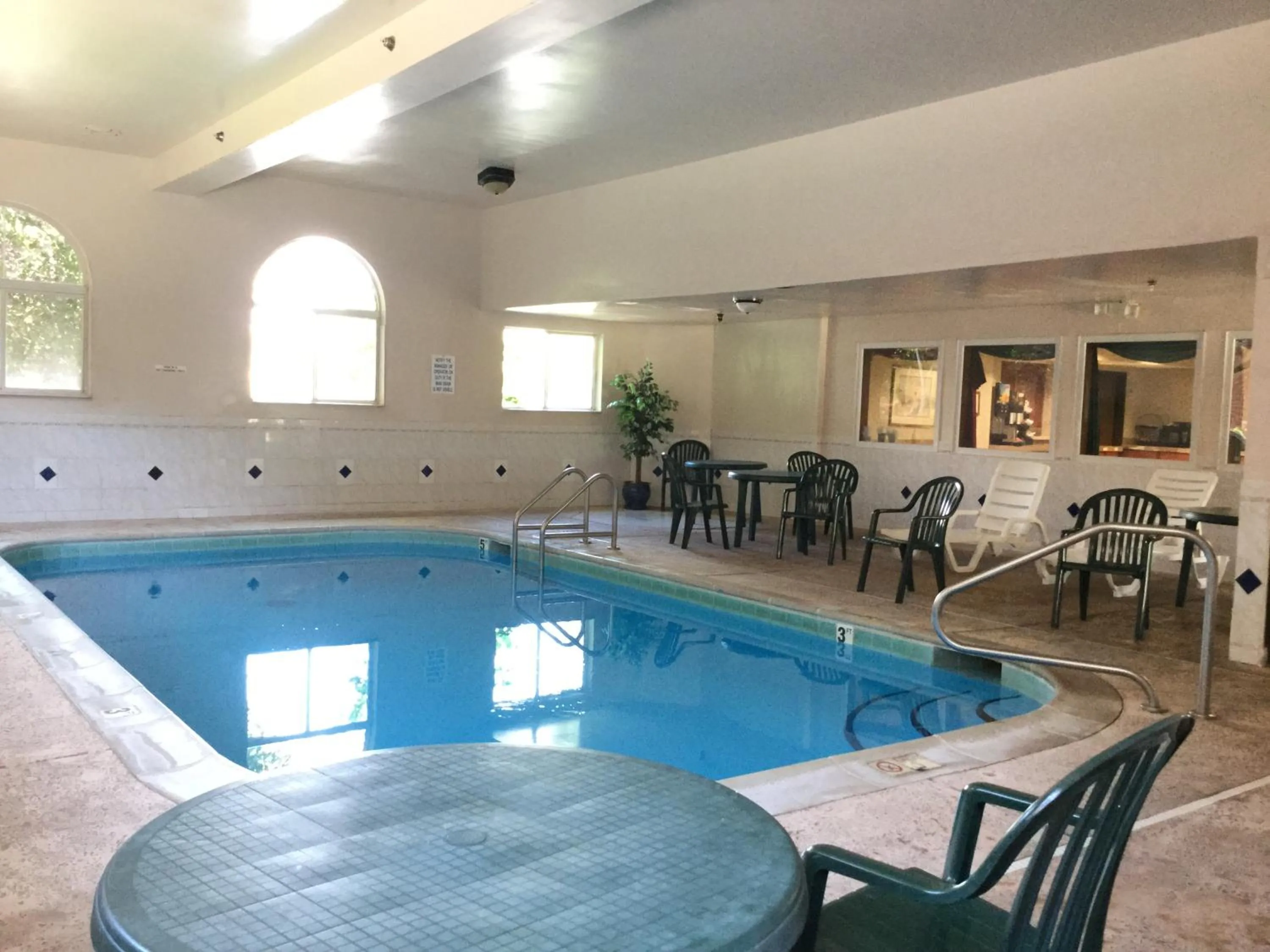 Americas Best Value Inn and Suites Saint Charles