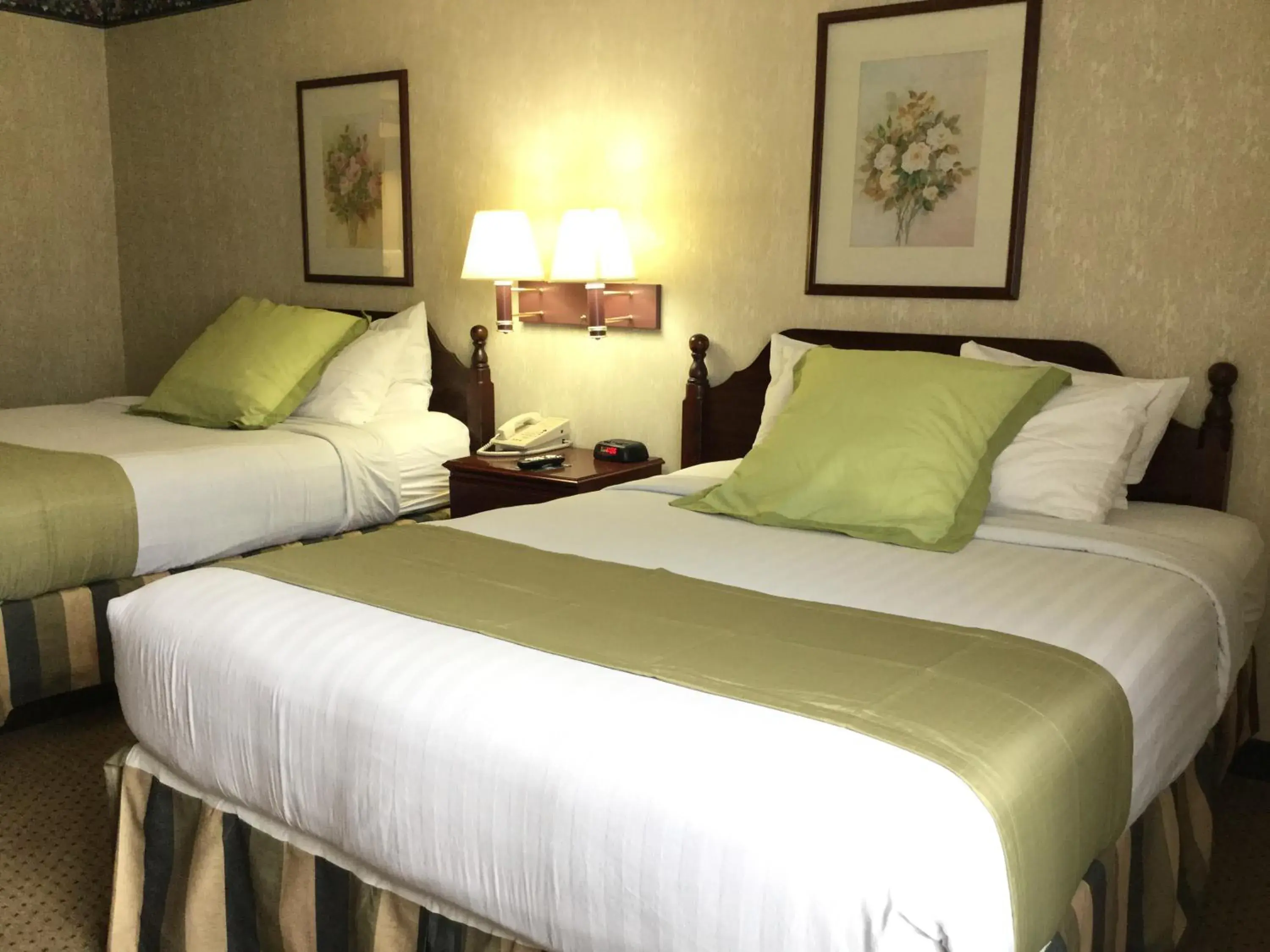 Bed in Americas Best Value Inn and Suites Saint Charles Bed in Americas Best Value Inn and Suites Saint Charles