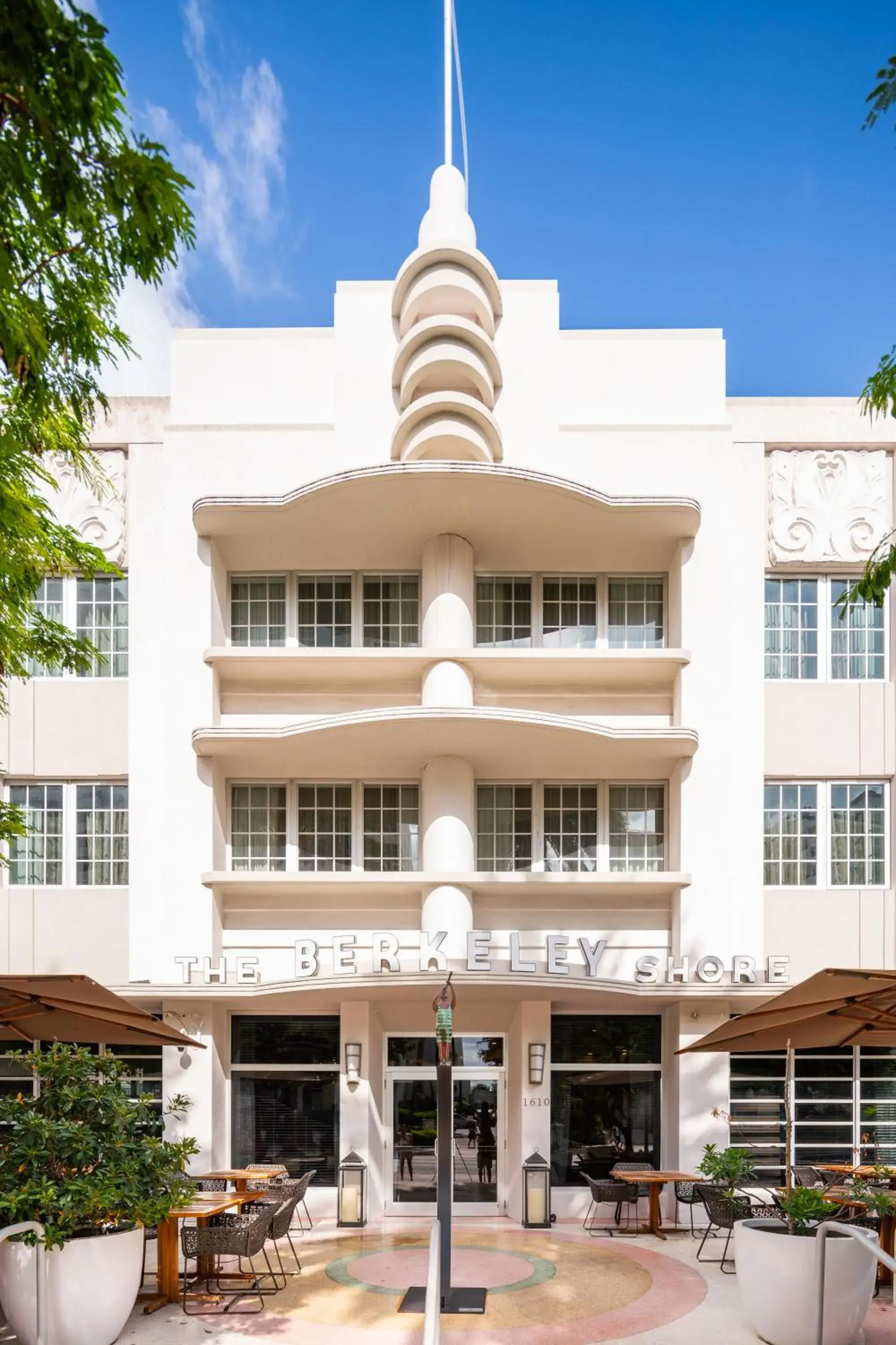 Property building in Iberostar Waves Berkeley Shore Property building in Iberostar Waves Berkeley Shore