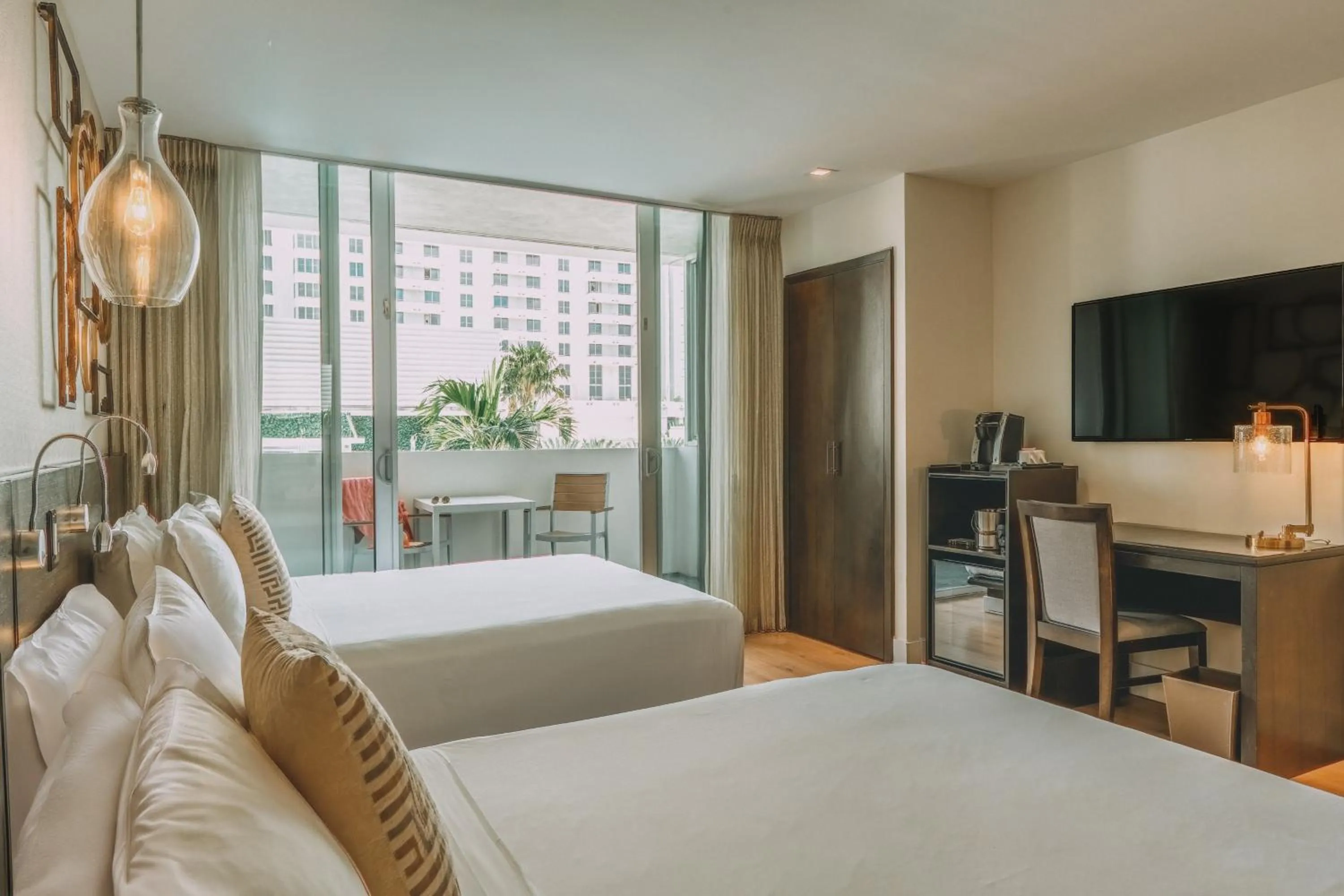 Bed in Iberostar Waves Berkeley Shore