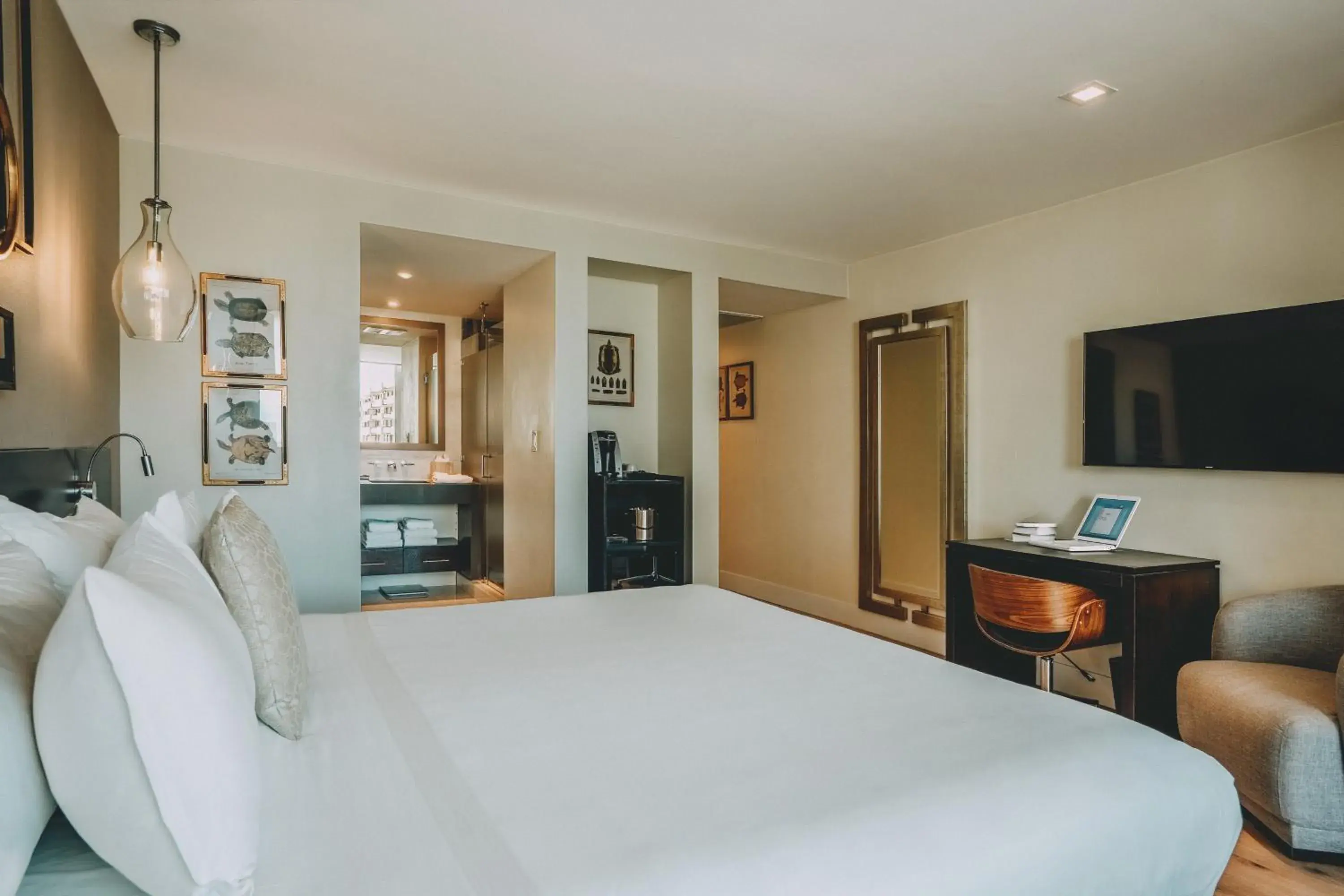 Side Ocean View with Balcony King Single Use - single occupancy in Iberostar Waves Berkeley Shore Side Ocean View with Balcony King Single Use - single occupancy in Iberostar Waves Berkeley Shore