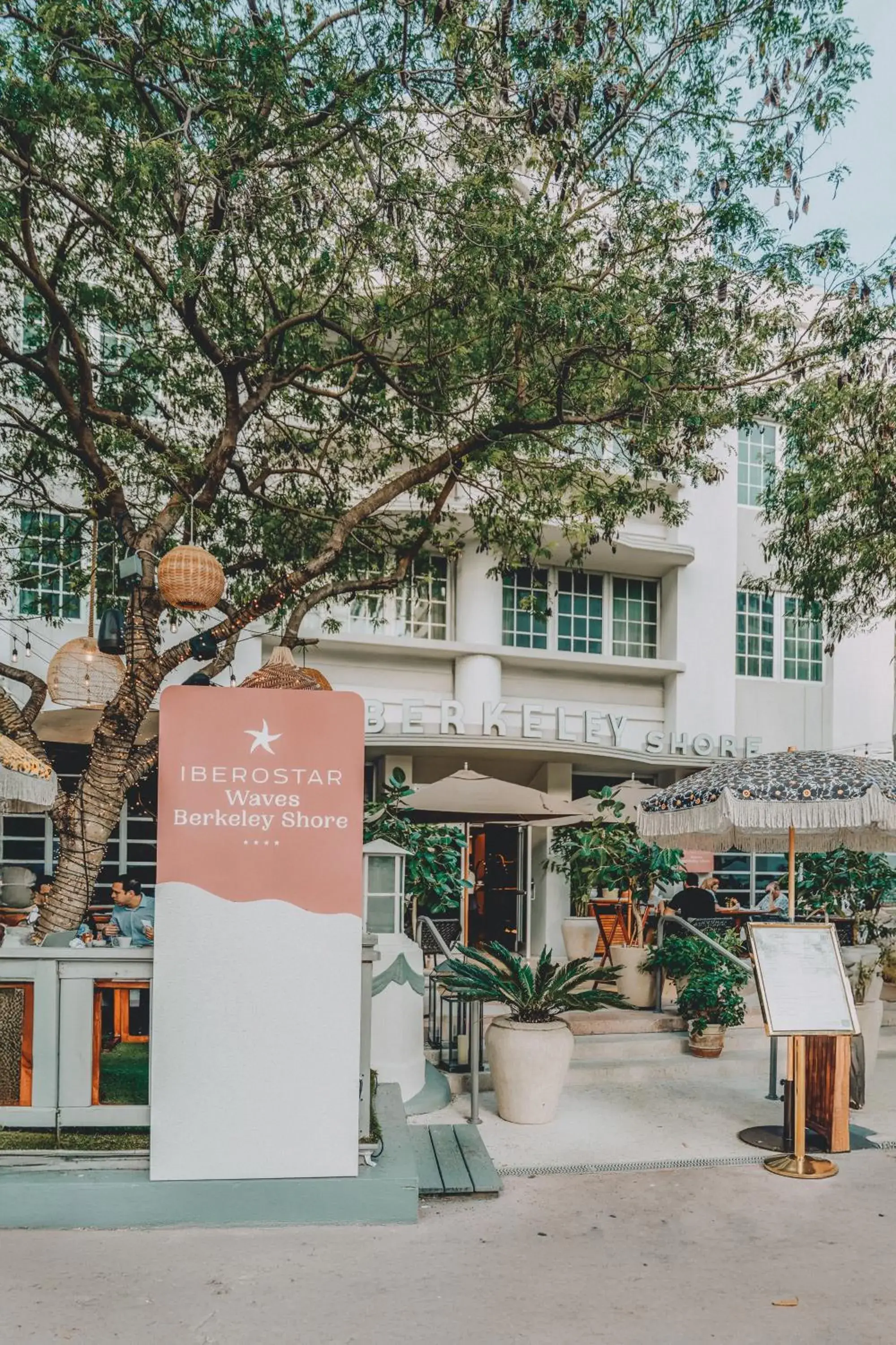 Property building in Iberostar Waves Berkeley Shore Property building in Iberostar Waves Berkeley Shore