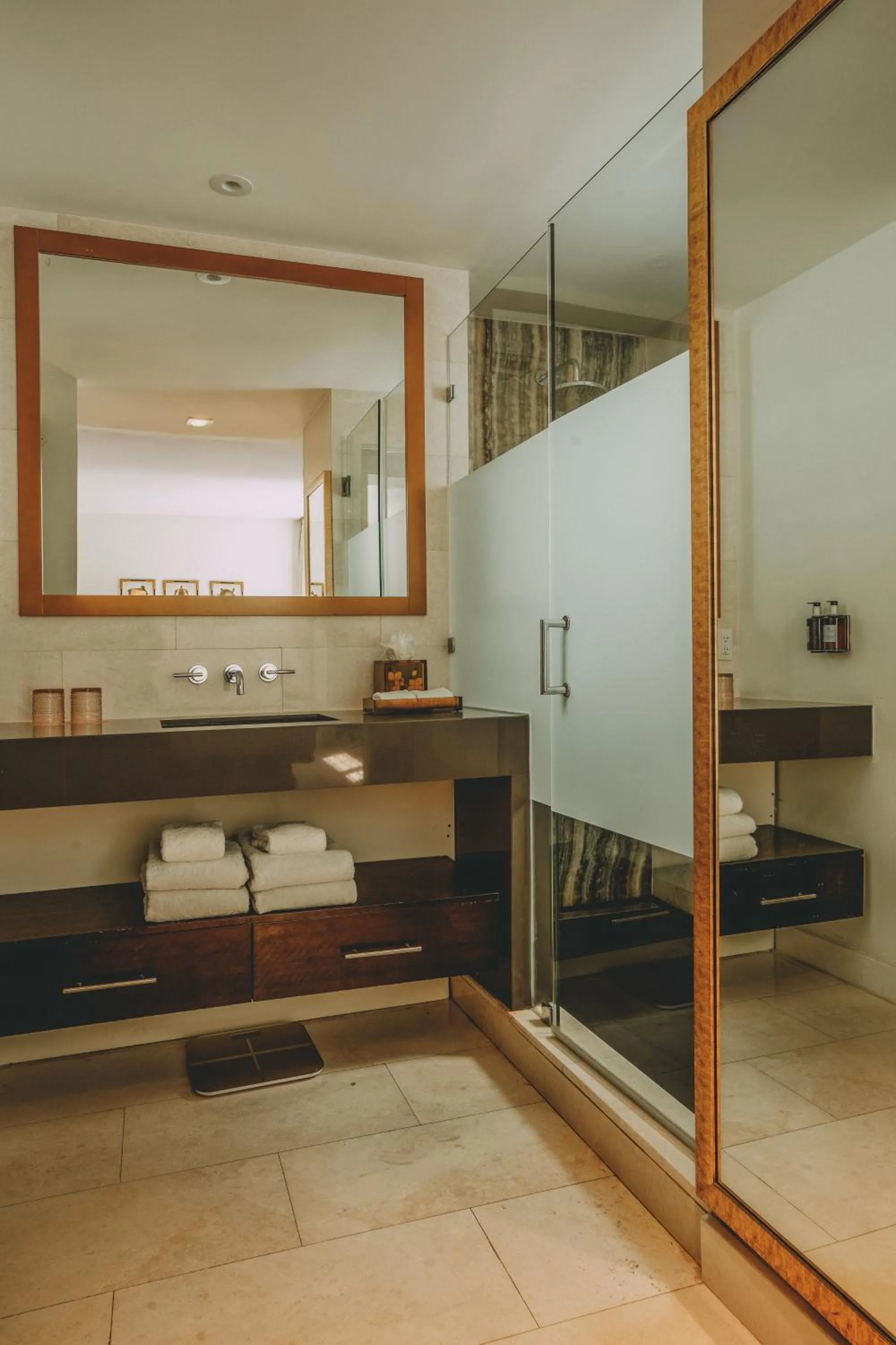 Bathroom in Iberostar Waves Berkeley Shore