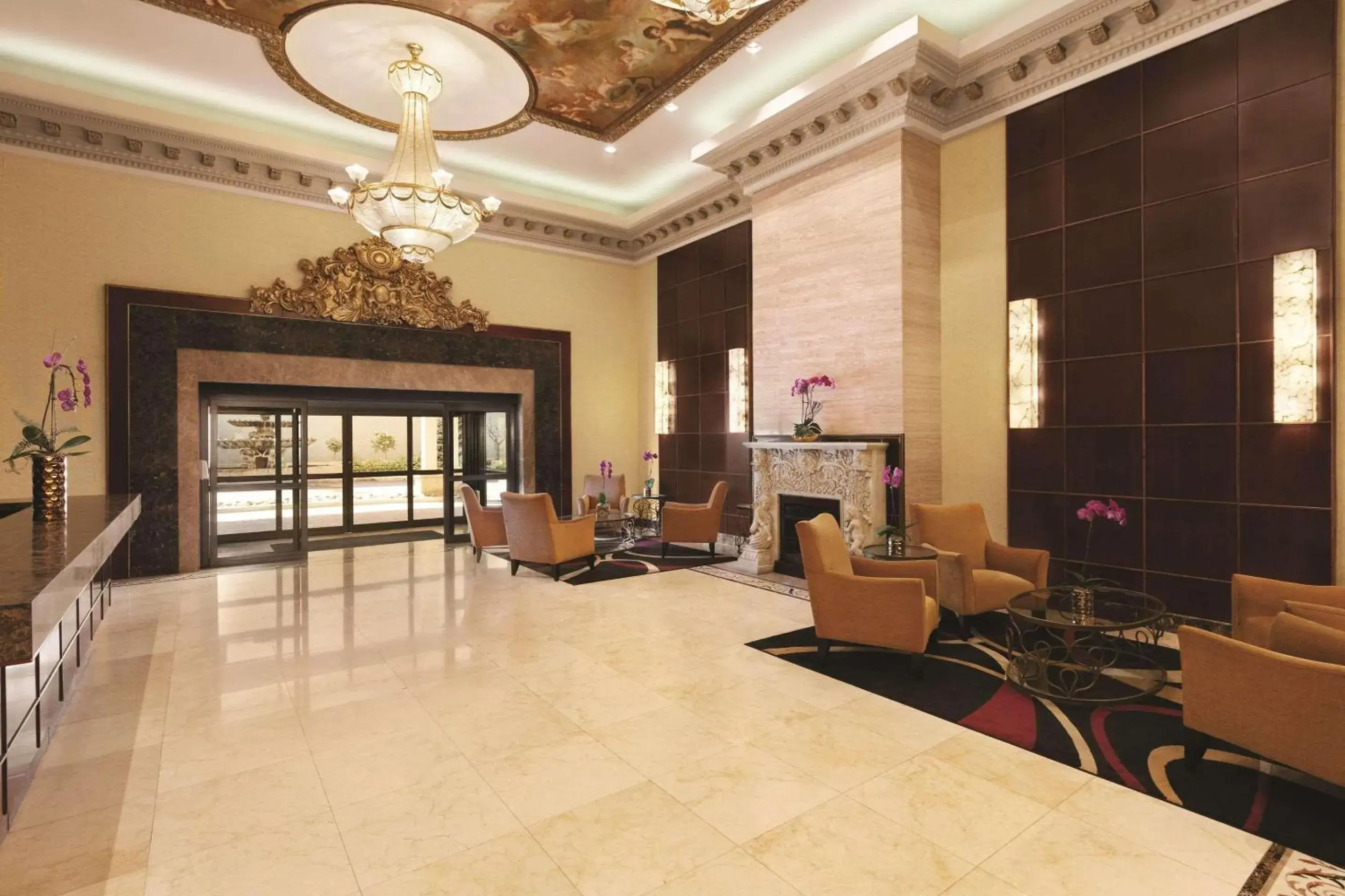 Lobby or reception in Radisson Hotel Toronto Airport West Lobby or reception in Radisson Hotel Toronto Airport West