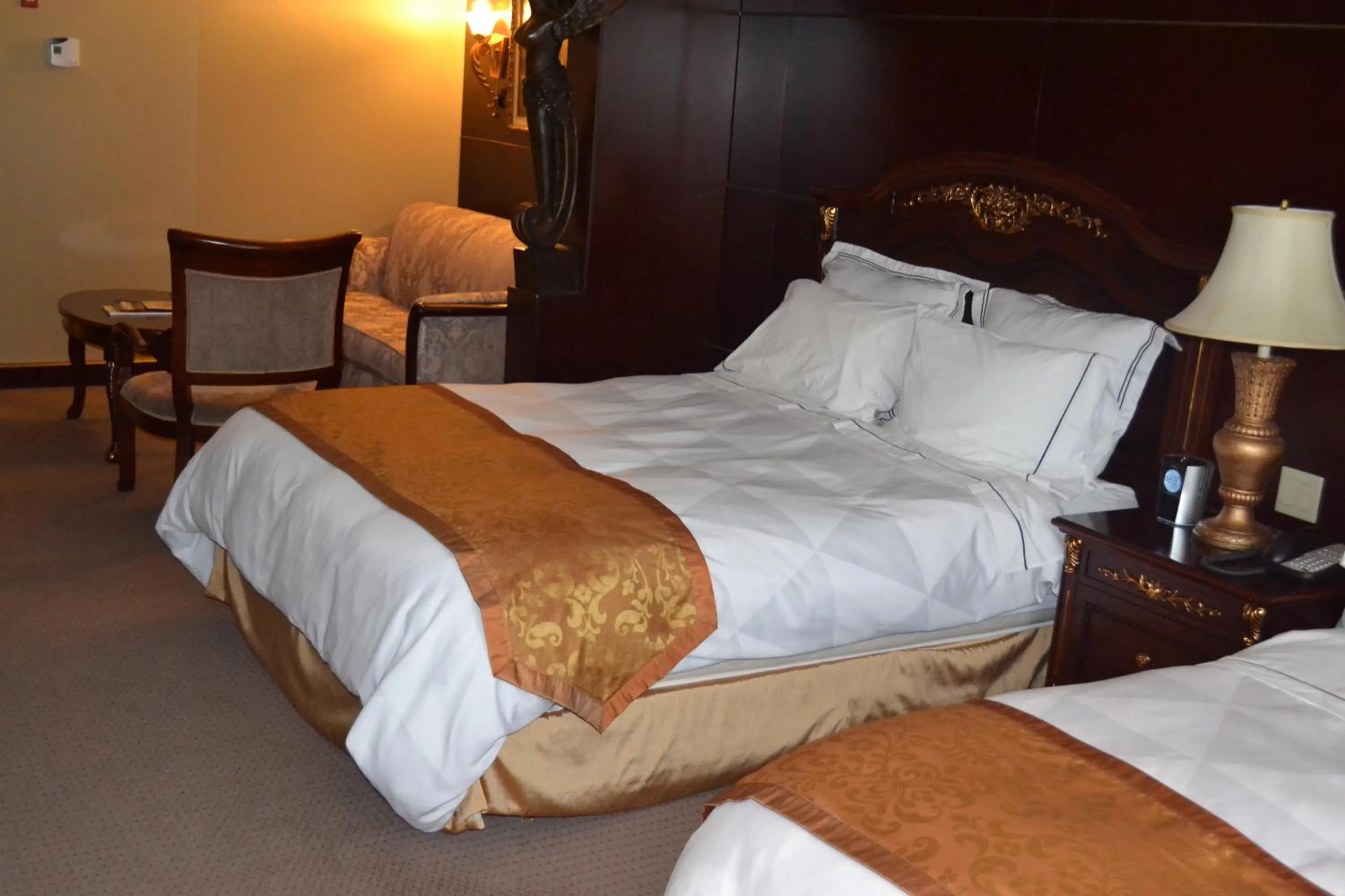 Bed in Radisson Hotel Toronto Airport West