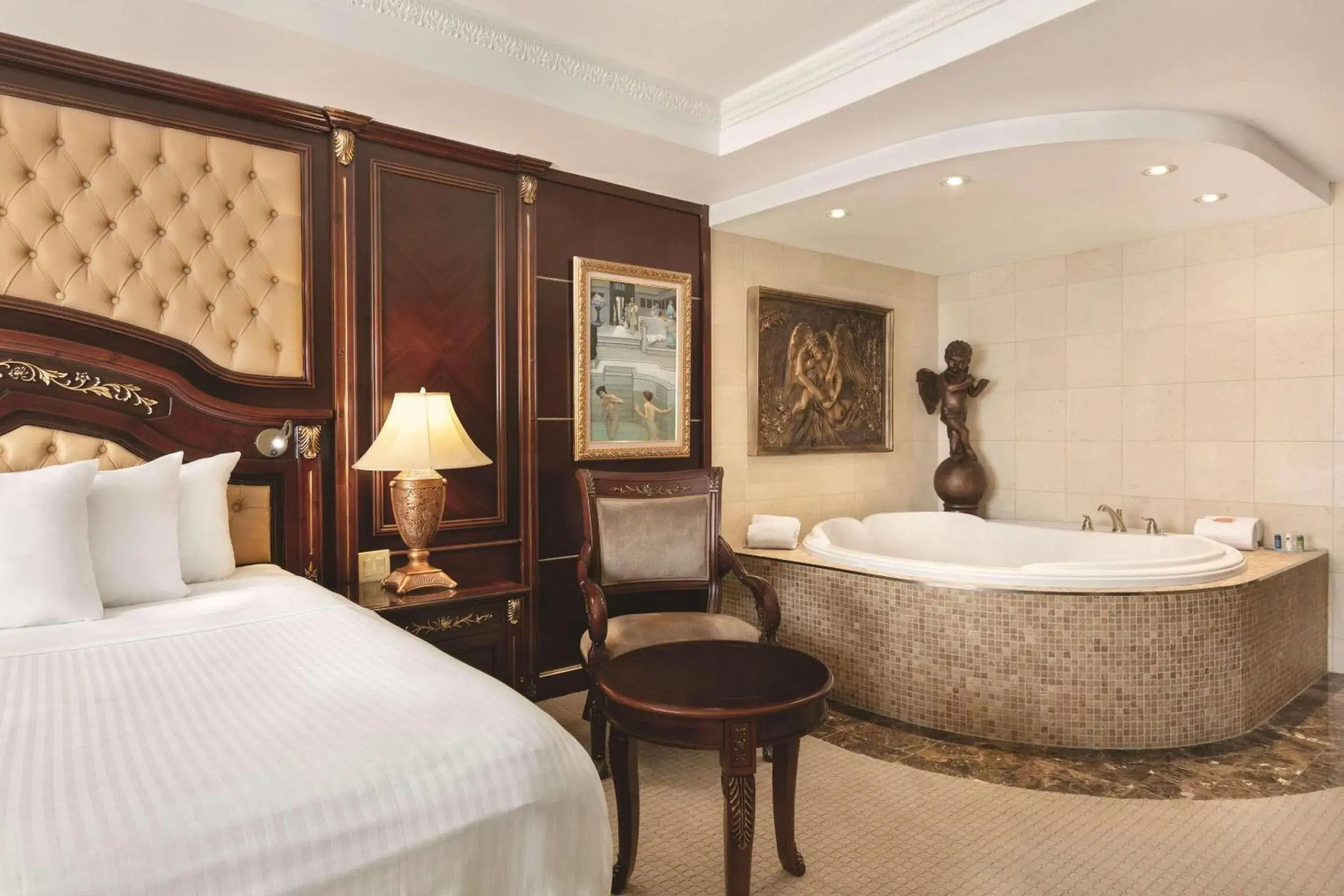 Bedroom, Bed in Radisson Hotel Toronto Airport West Bedroom, Bed in Radisson Hotel Toronto Airport West