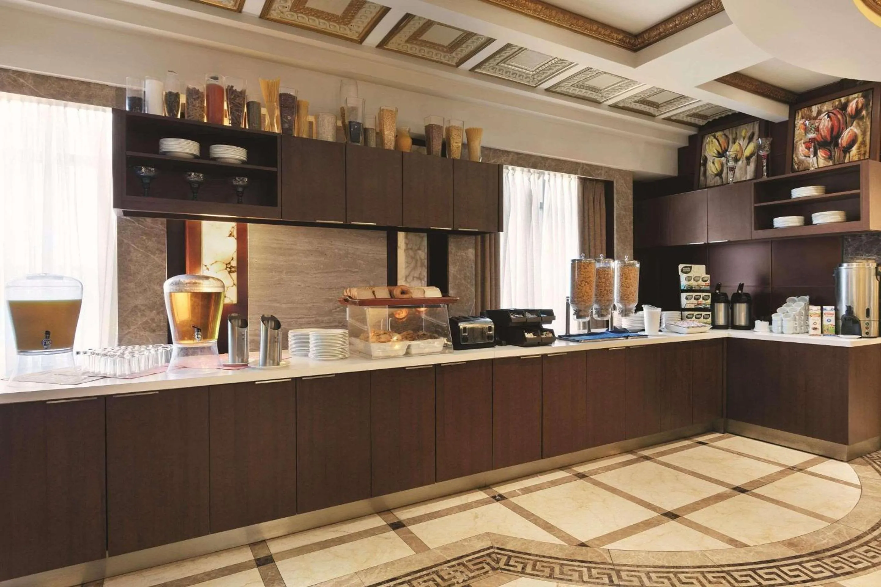 Breakfast in Radisson Hotel Toronto Airport West