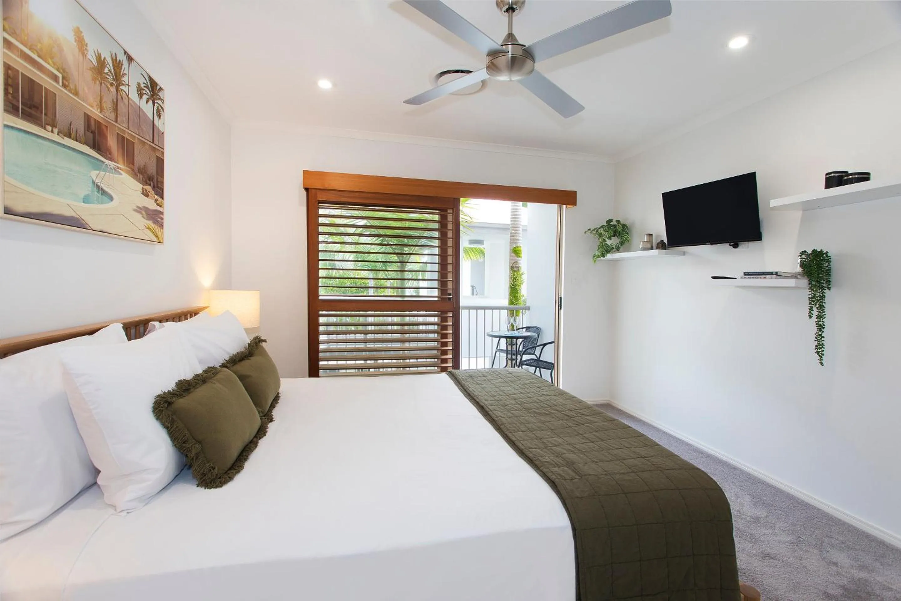 Bedroom, Bed in Offshore Noosa Resort