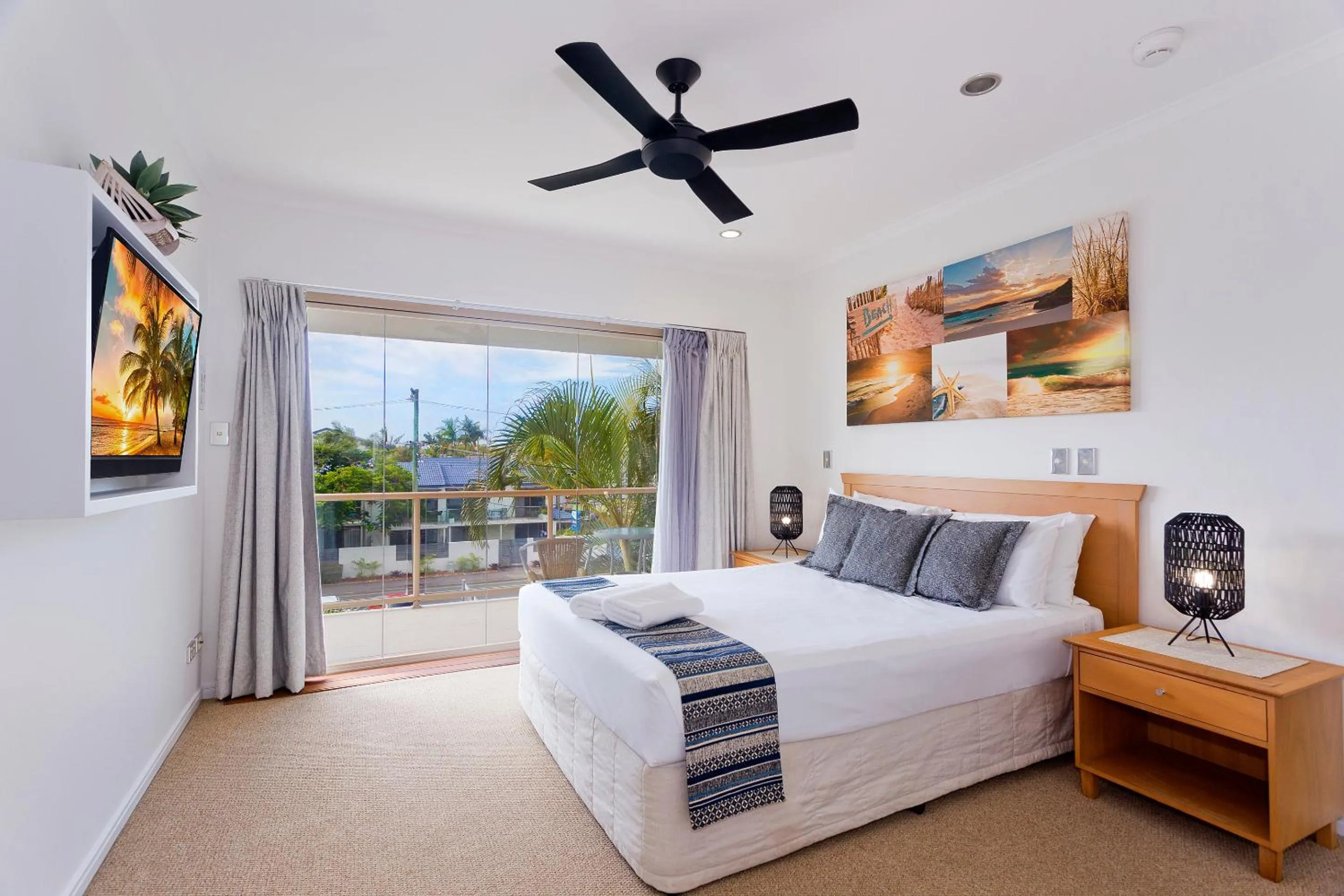 Bedroom, Bed in Offshore Noosa Resort