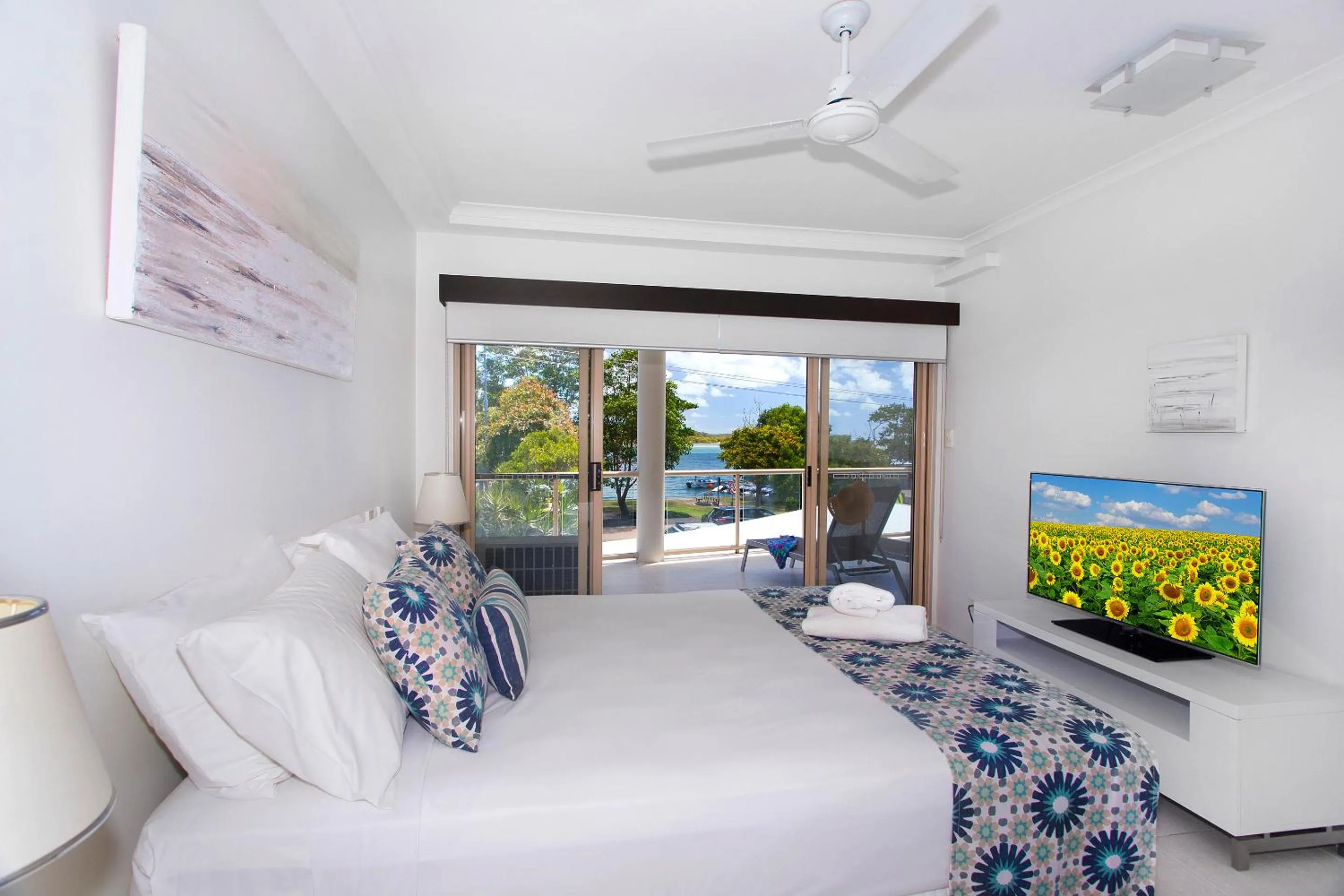 Balcony/Terrace, Bed in Offshore Noosa Resort