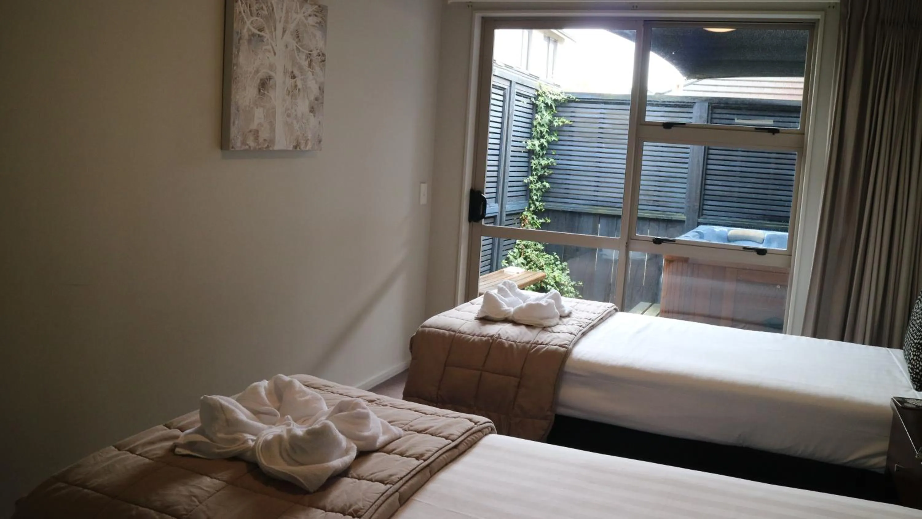 Bedroom, Bed in Executive On Fenton