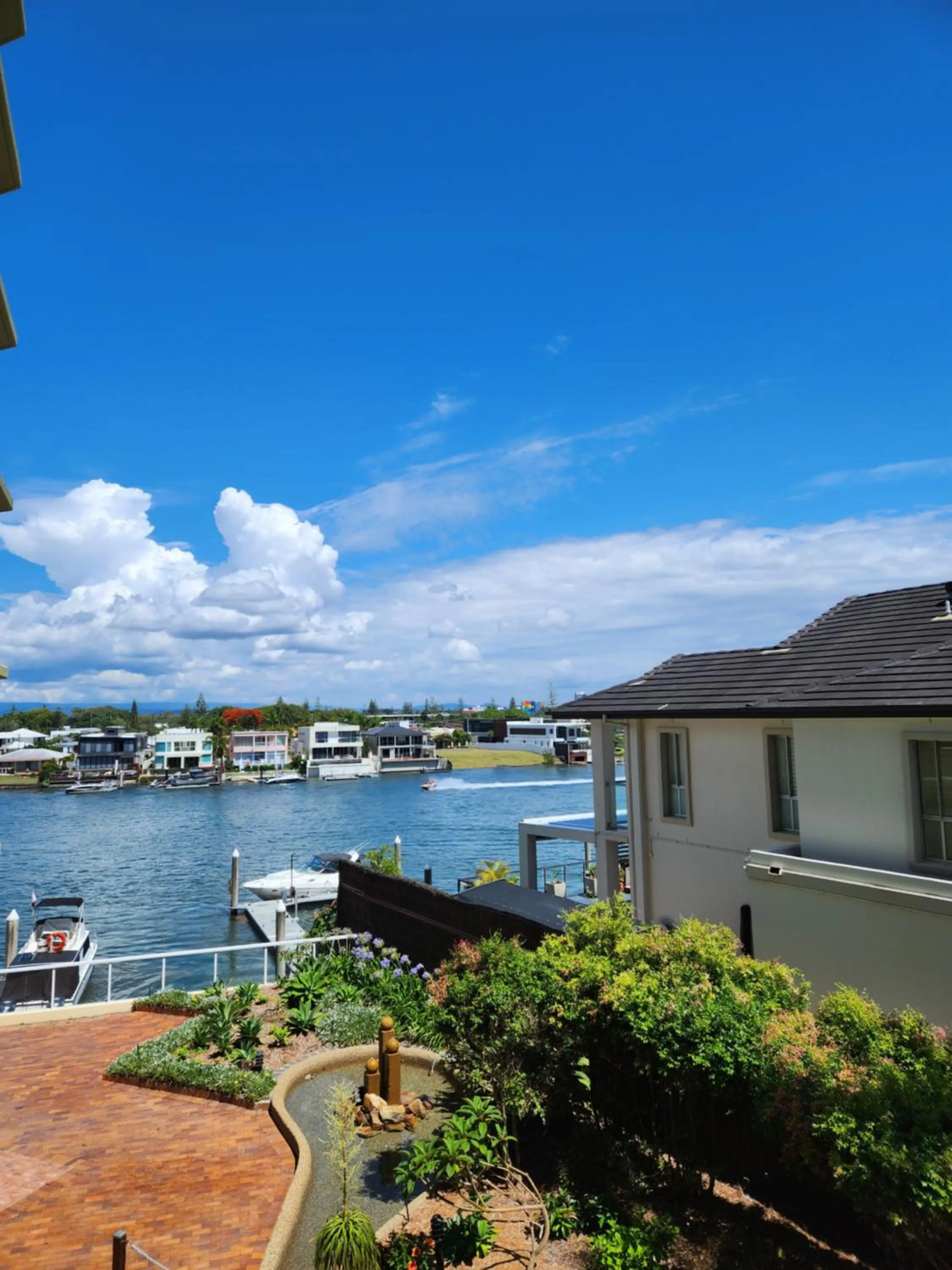 Penthouse in Surfers Hawaiian Holiday Apartments