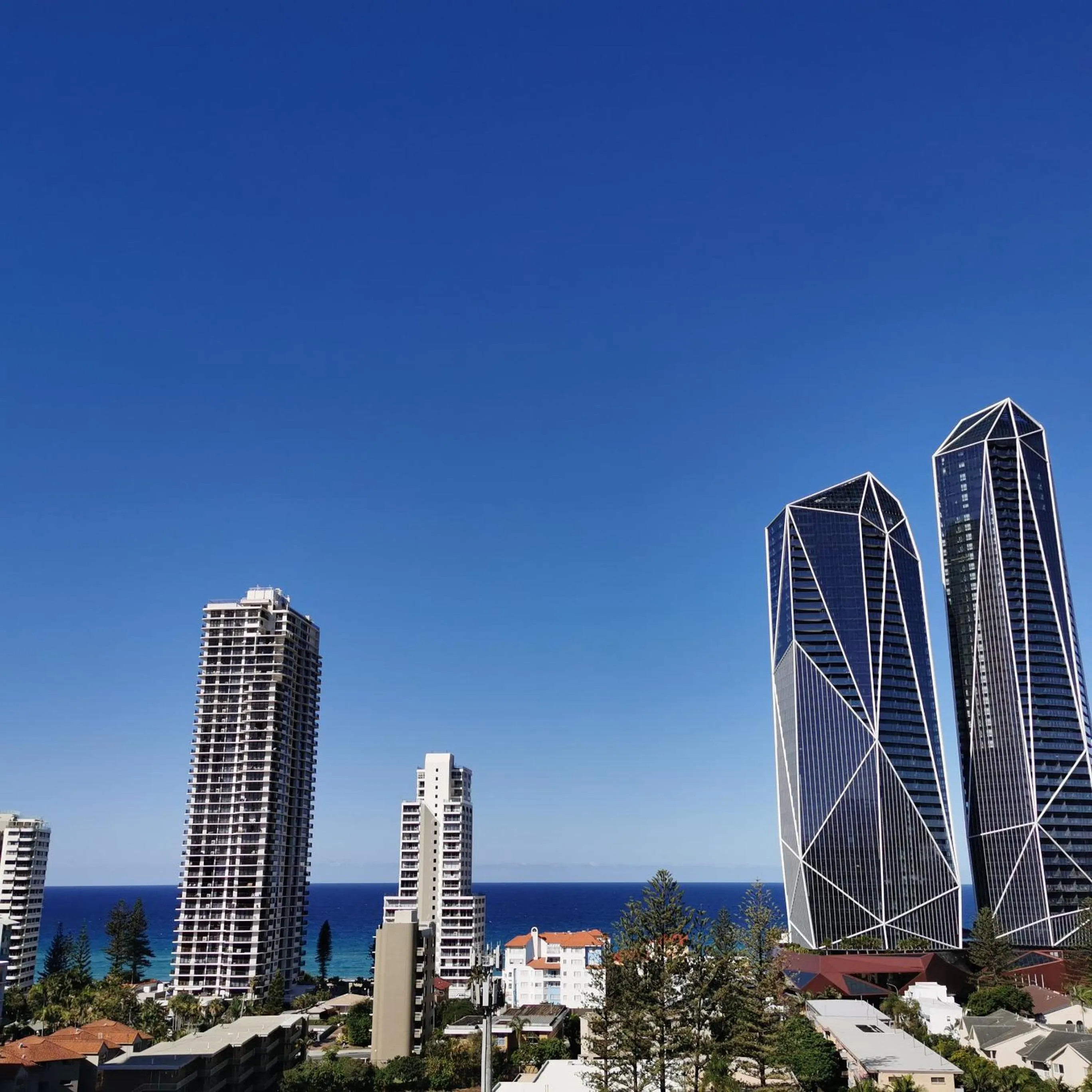 Property building in Surfers Hawaiian Holiday Apartments