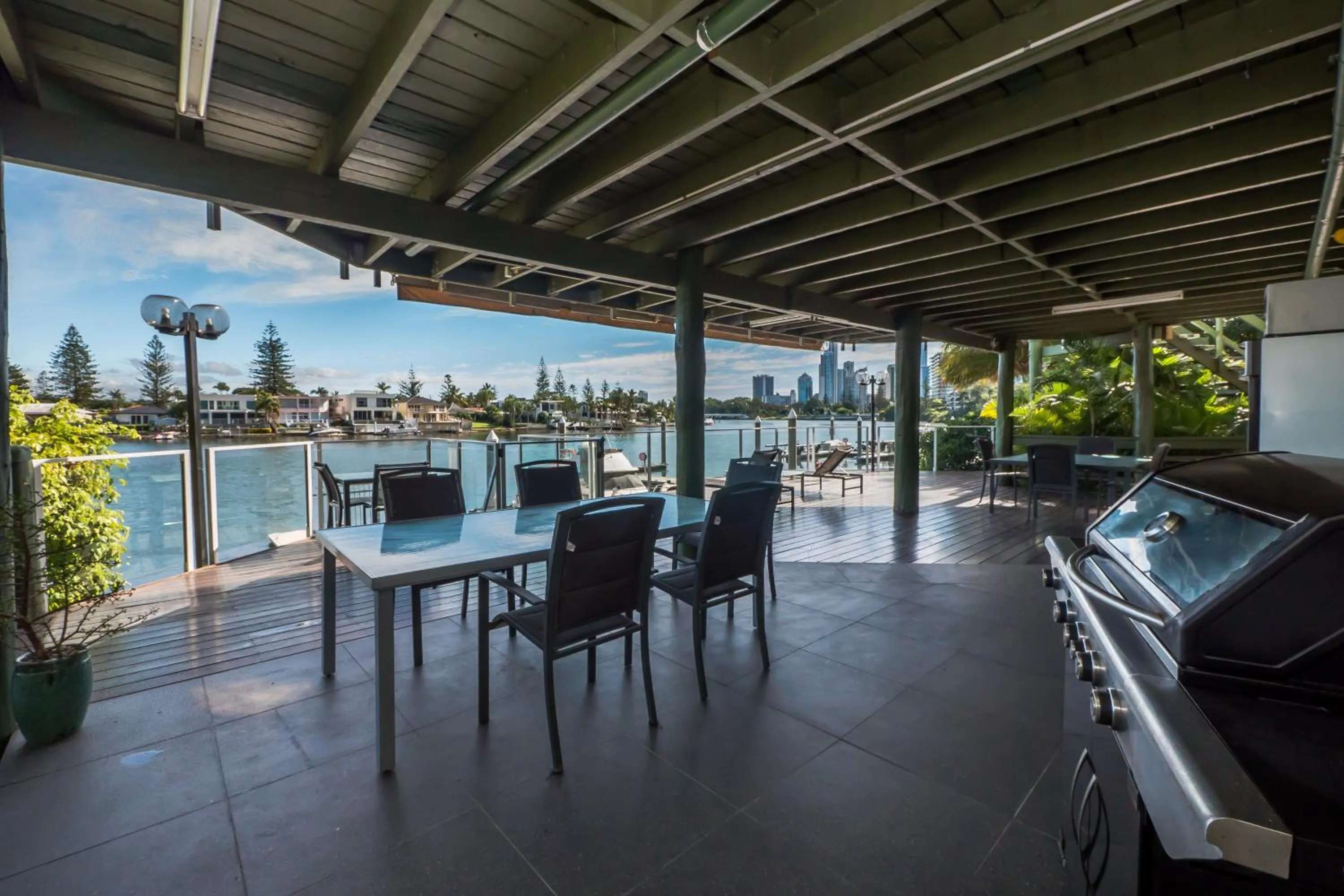 BBQ facilities in Surfers Hawaiian Holiday Apartments