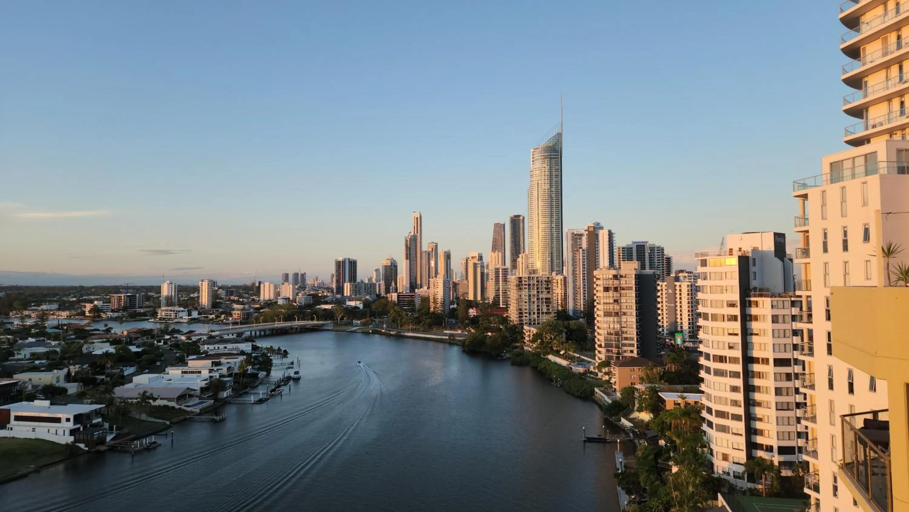 Surfers Hawaiian Holiday Apartments