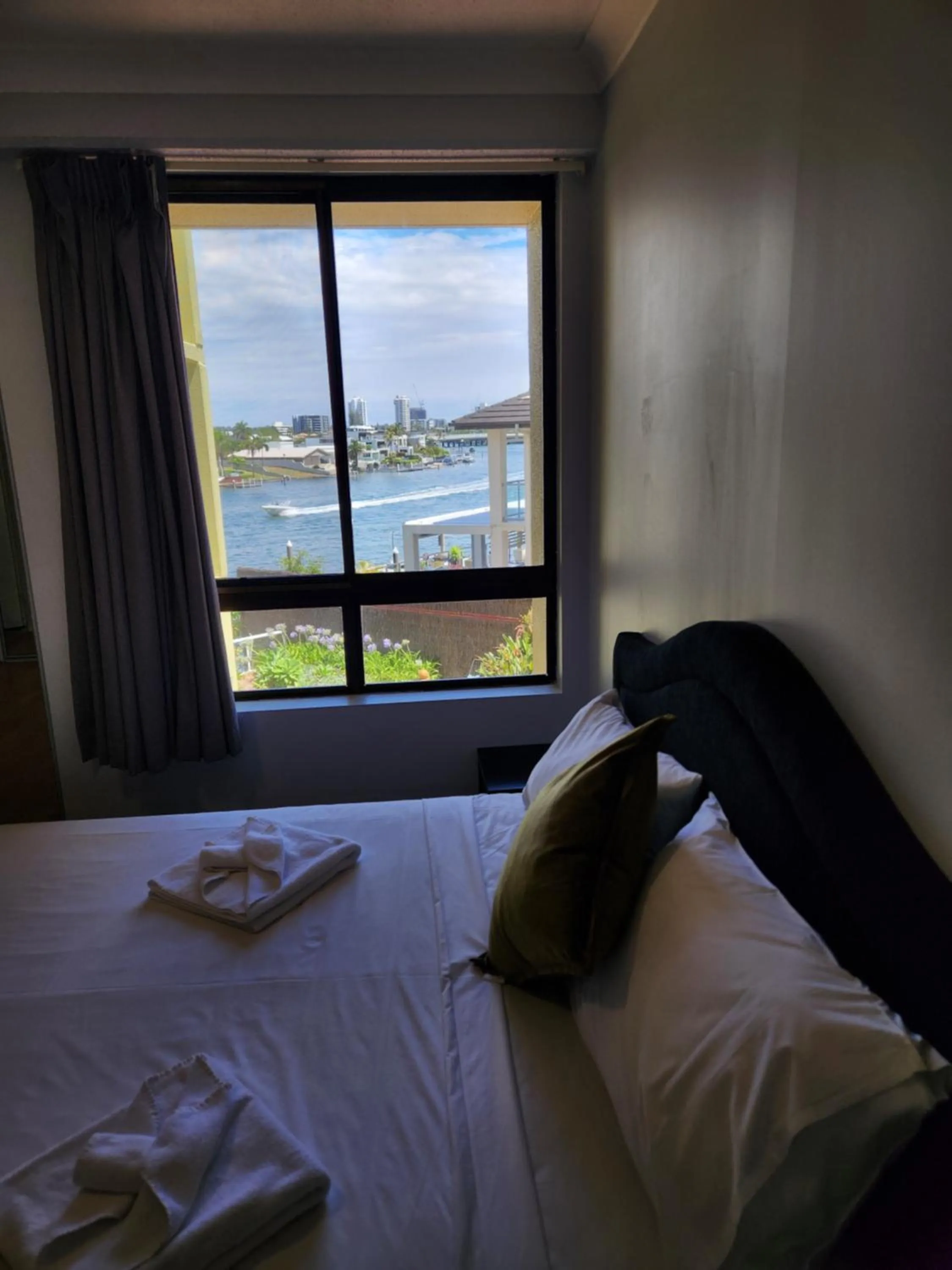 Surfers Hawaiian Holiday Apartments